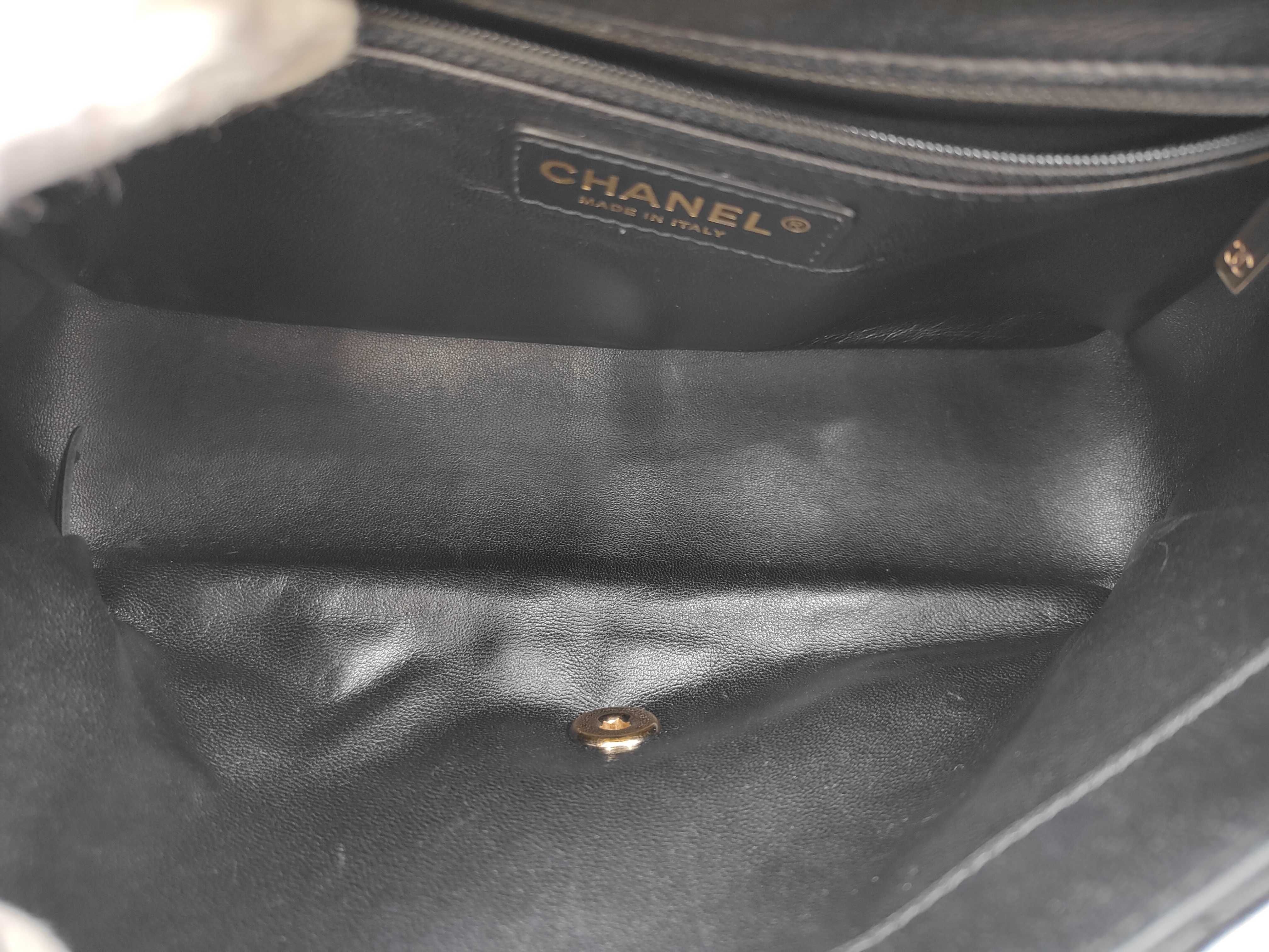 19K Matelassé Chain Shoulder Bag — view 10