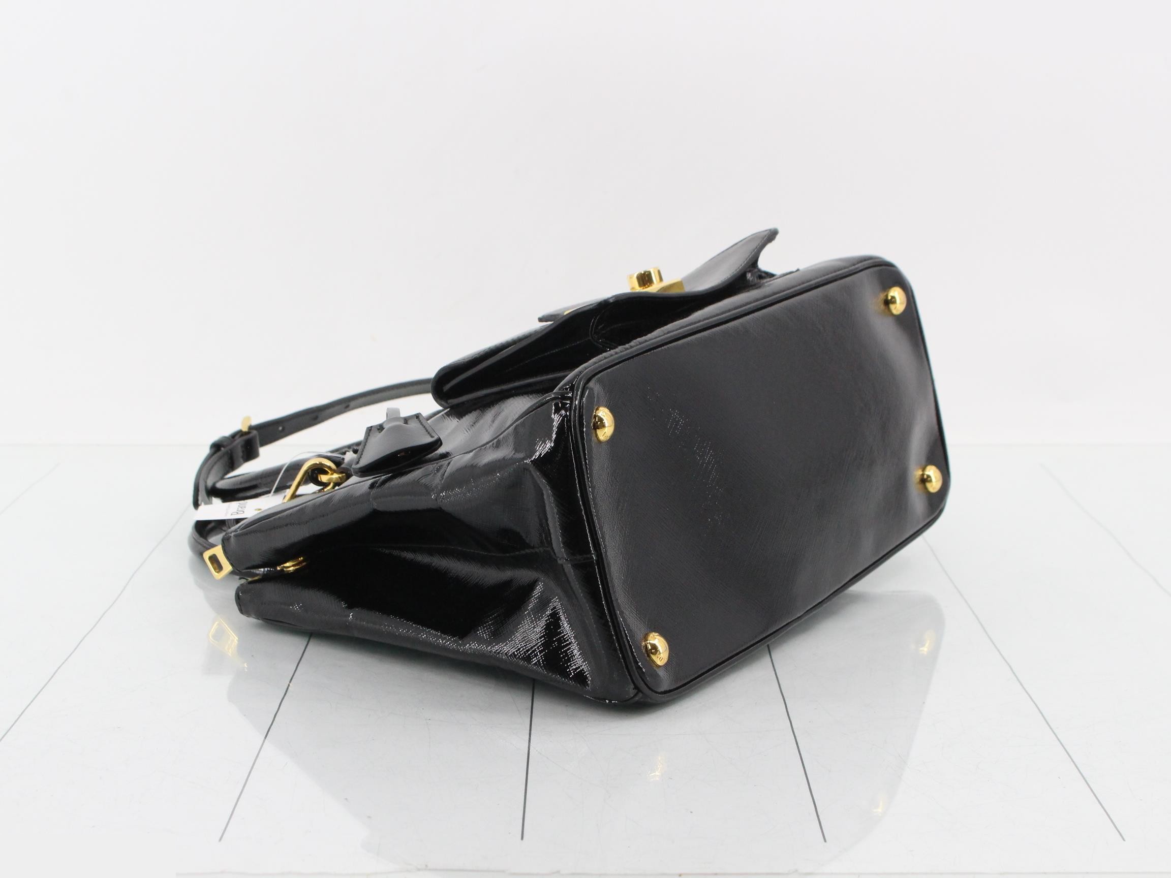 BN2732 Saffiano Shoulder Bag — view 5