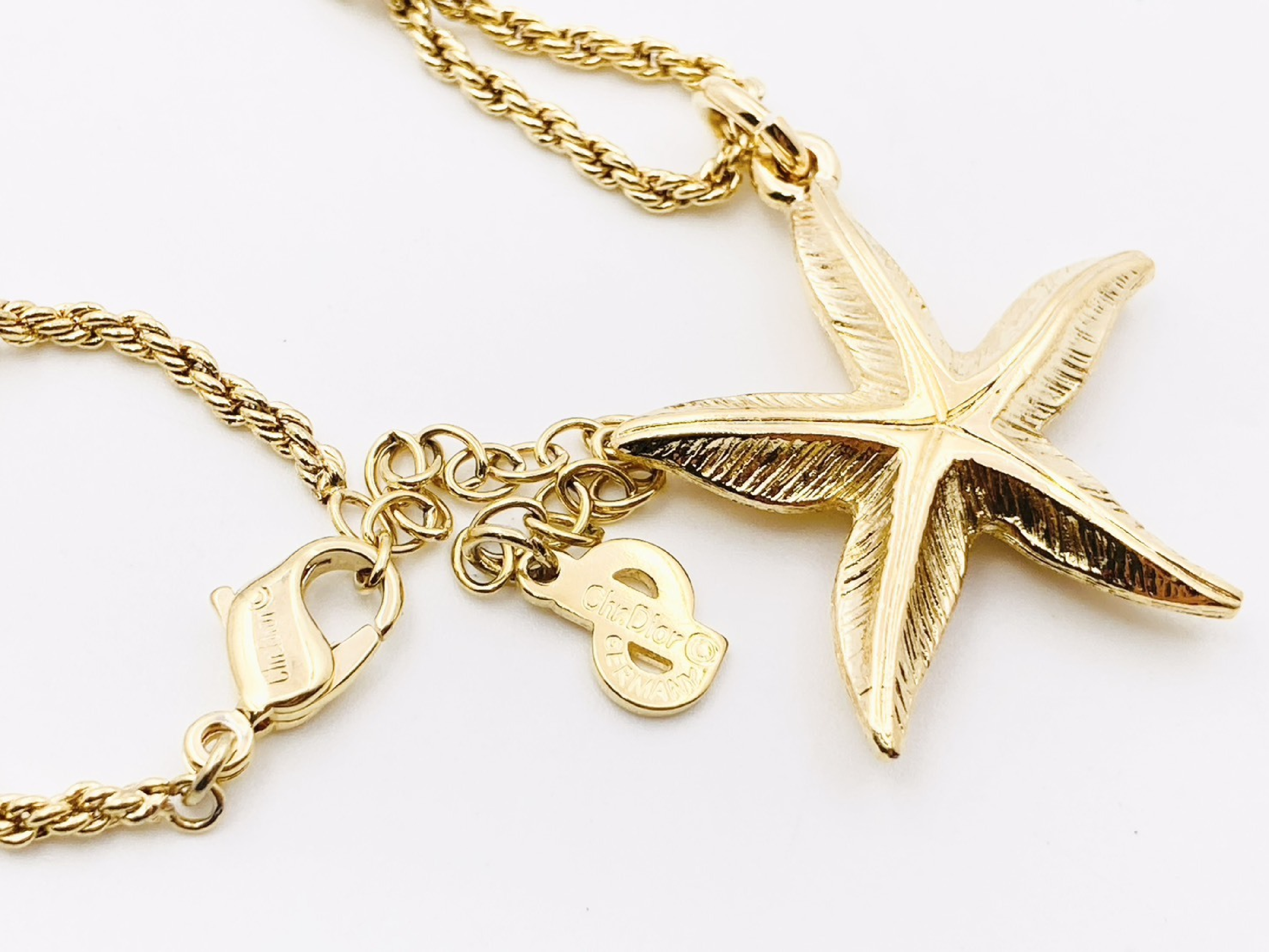Starfish Necklace, Gold Necklace — view 4