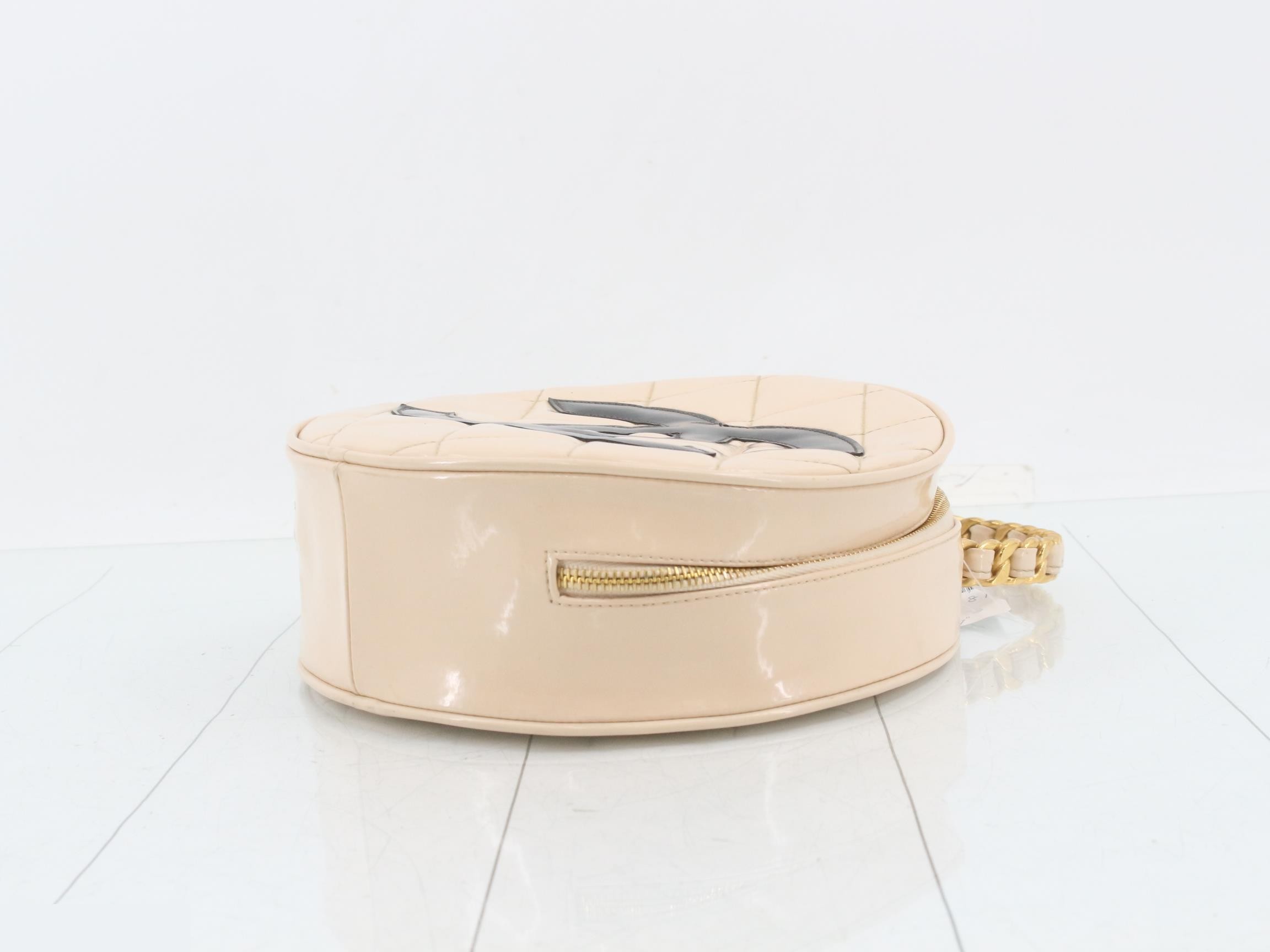 Matelassé Patent Vanity Bag, Series 3 — view 6
