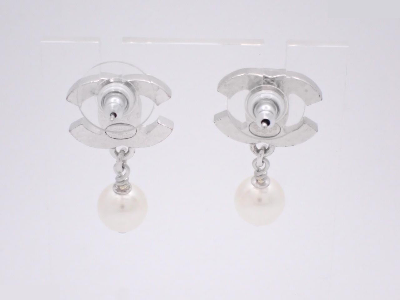 earrings — view 2