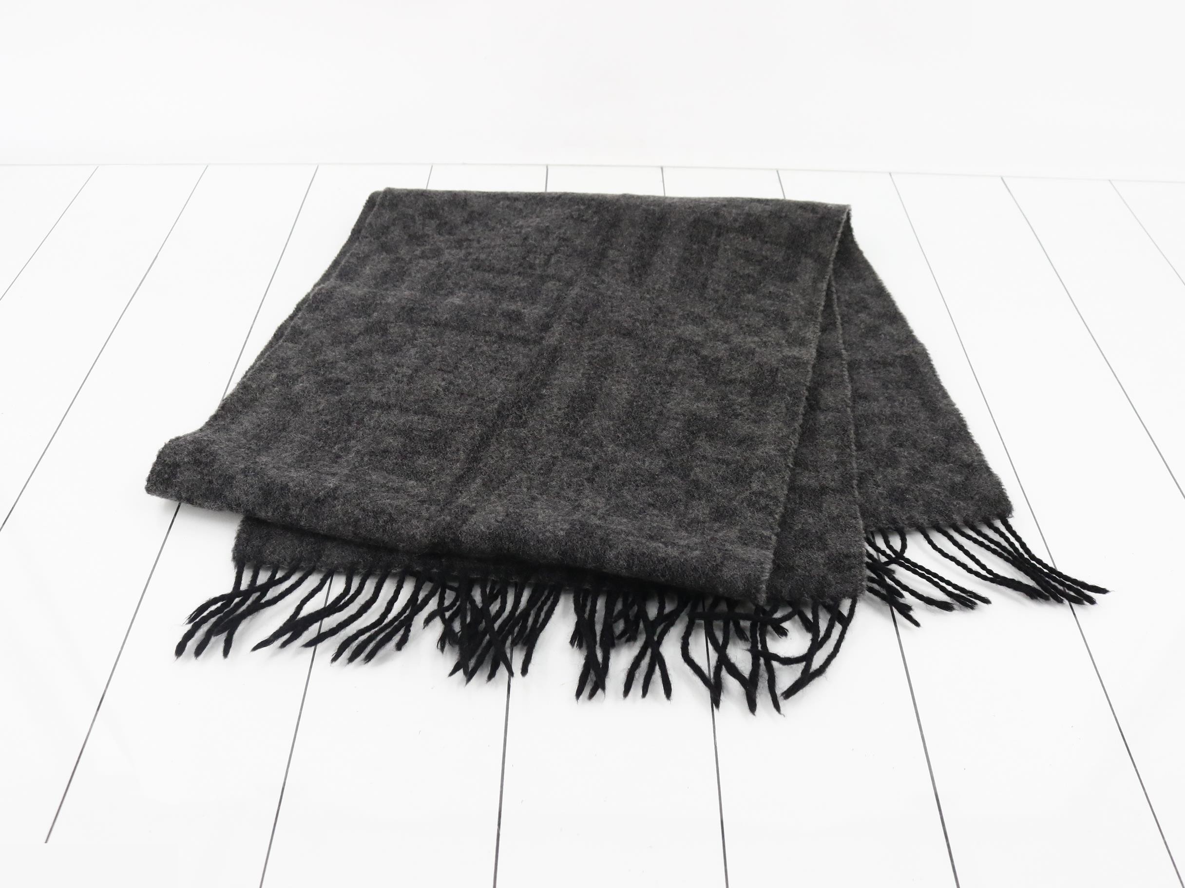 muffler — view 3
