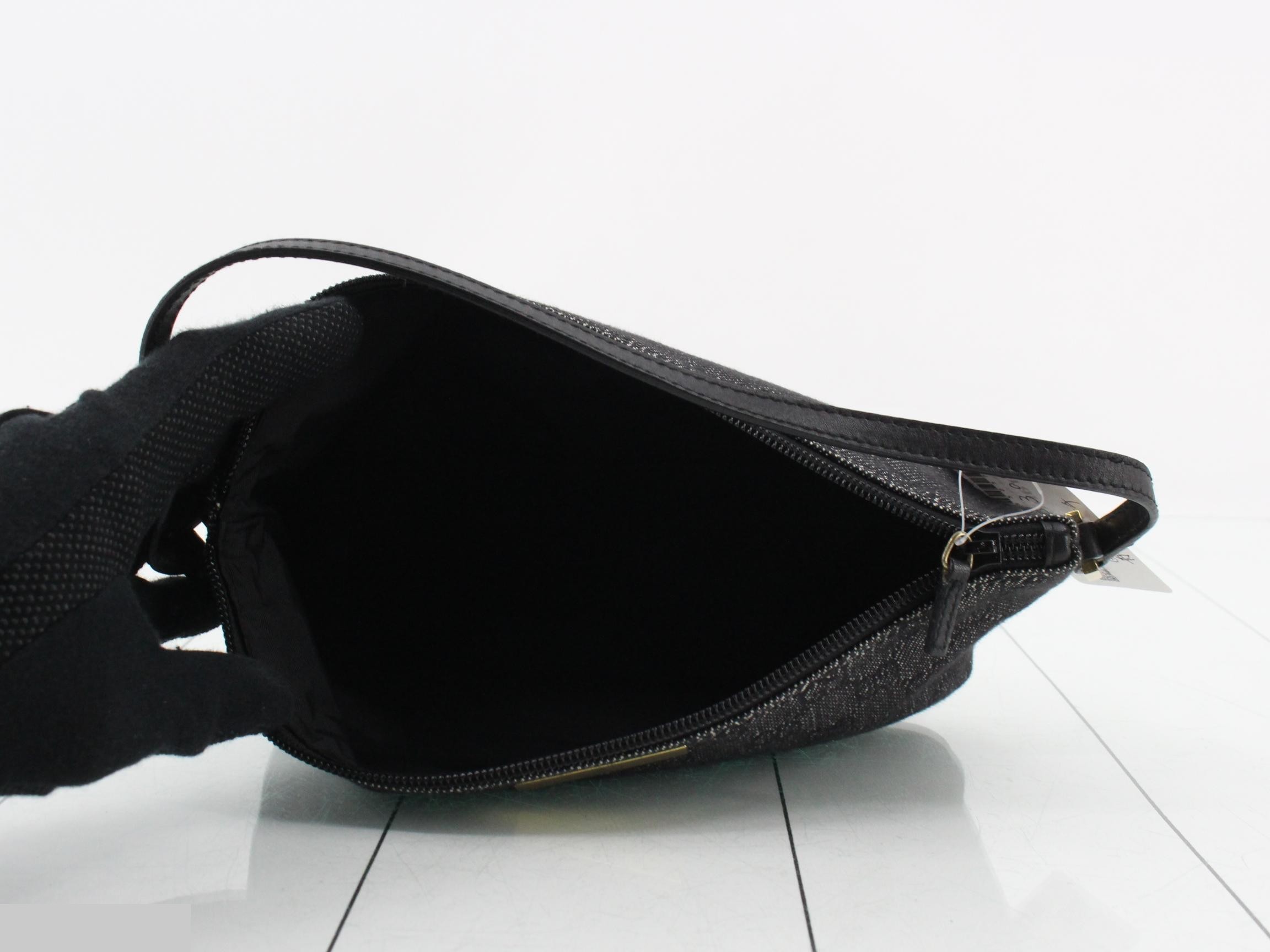 GG Canvas Accessory Pouch — view 4