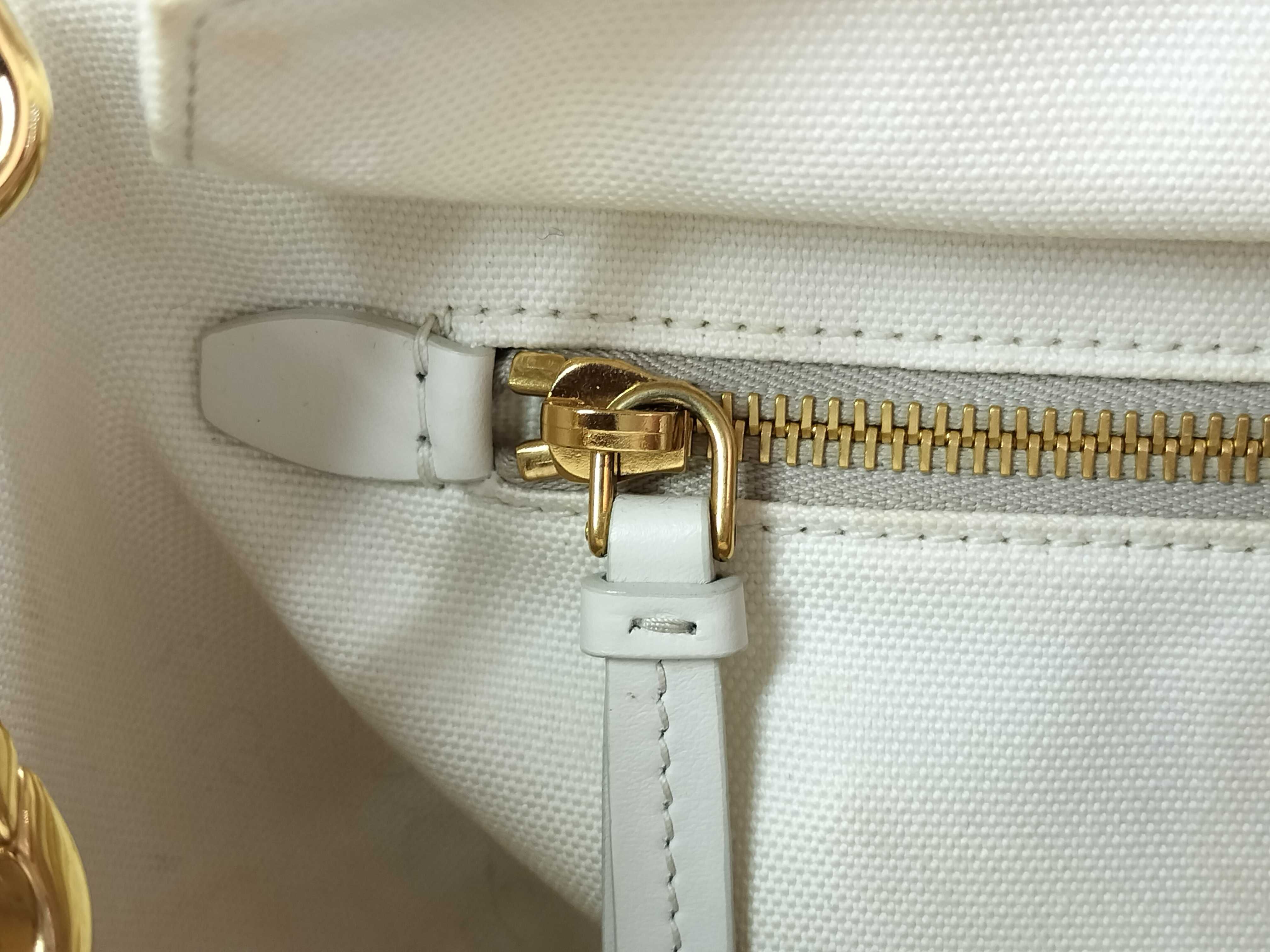 Canapa Wicker Rattan x Canvas 2-Way Handbag Beige x White 1BG835 Handbag — view 12