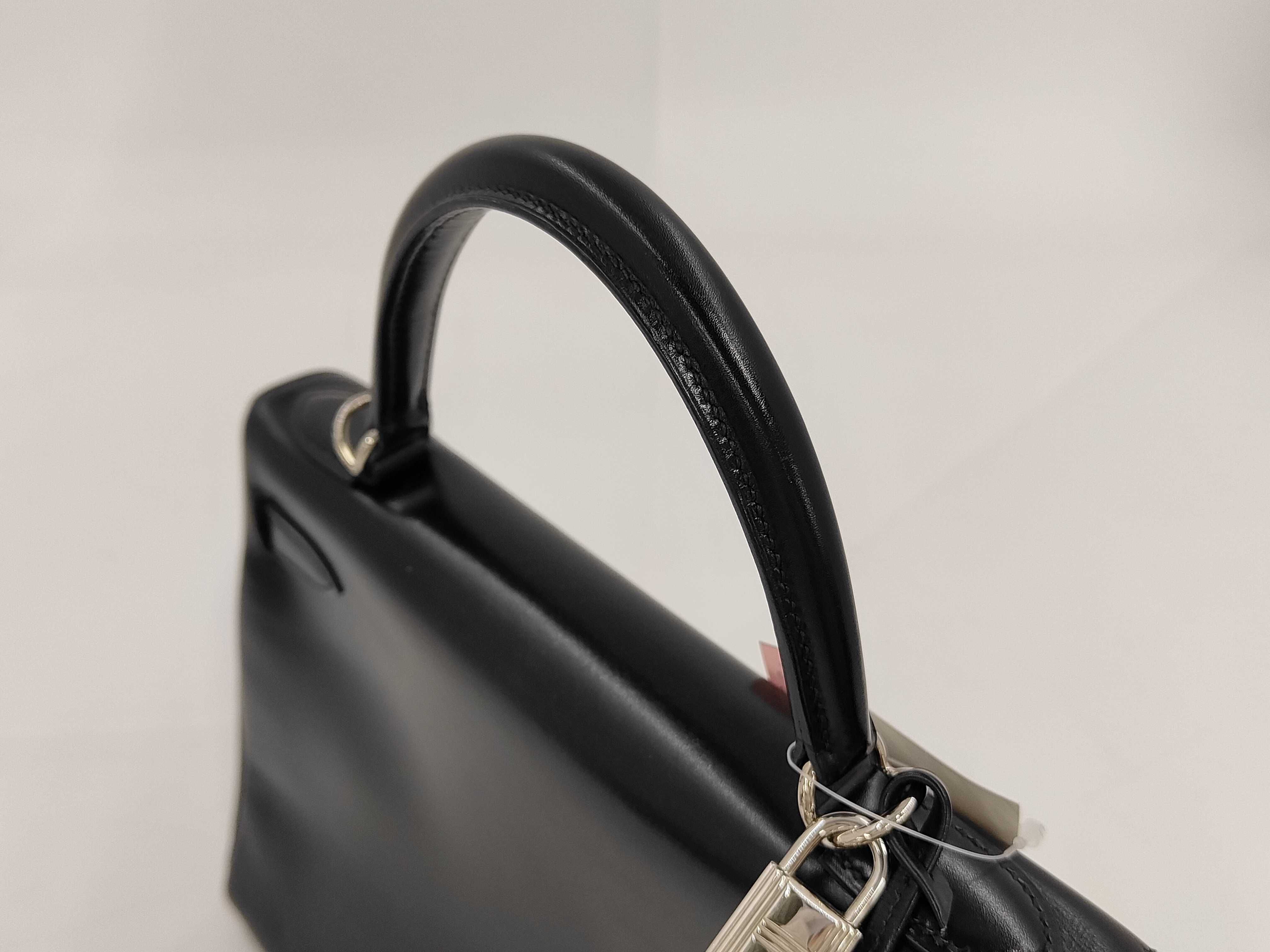 Kelly 28 Box Calf Leather, Black, Silver Hardware, D Stamp, Handbag — view 3