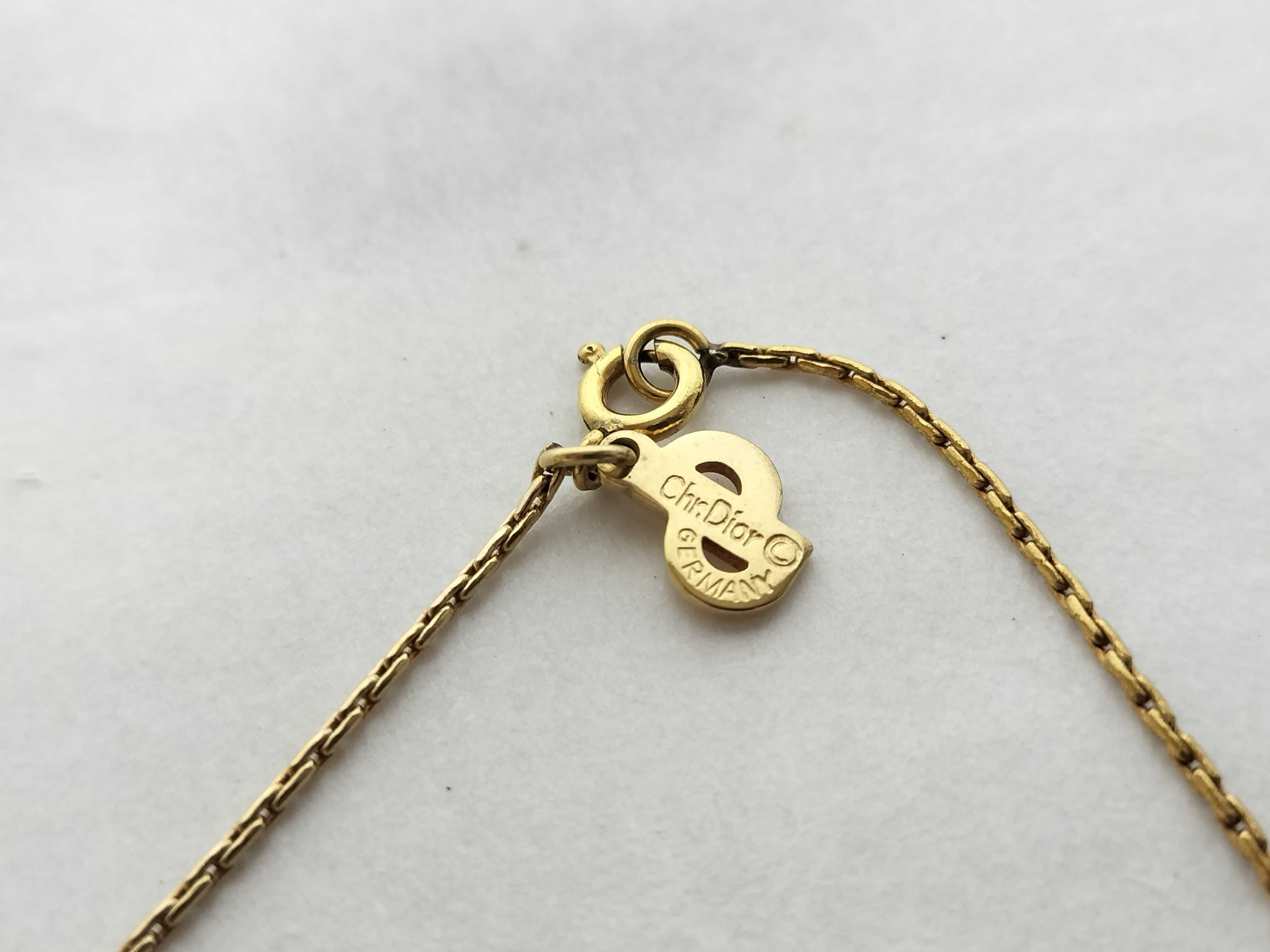 central logo heart-shaped rhinestone necklace — view 4