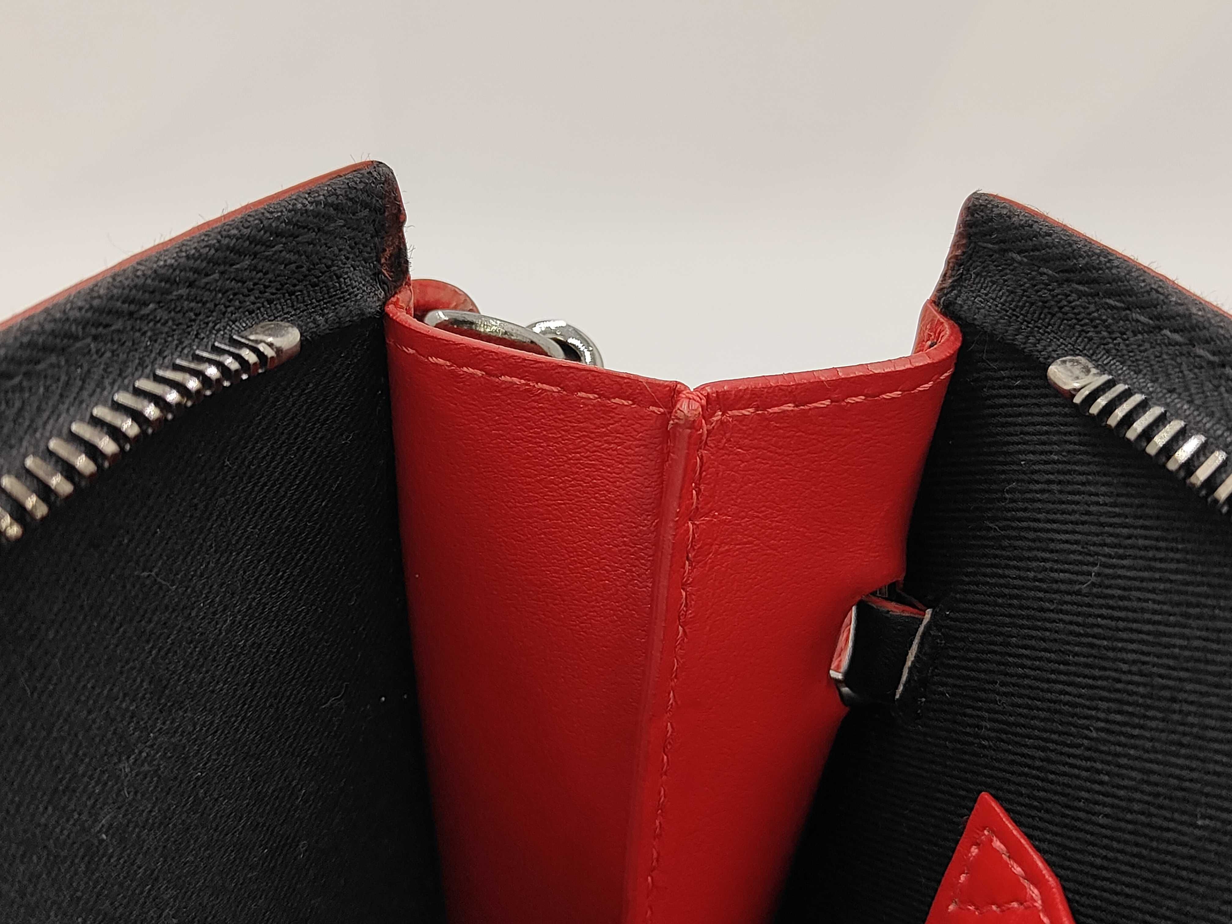 Trick Track 2-way Handbag — view 10