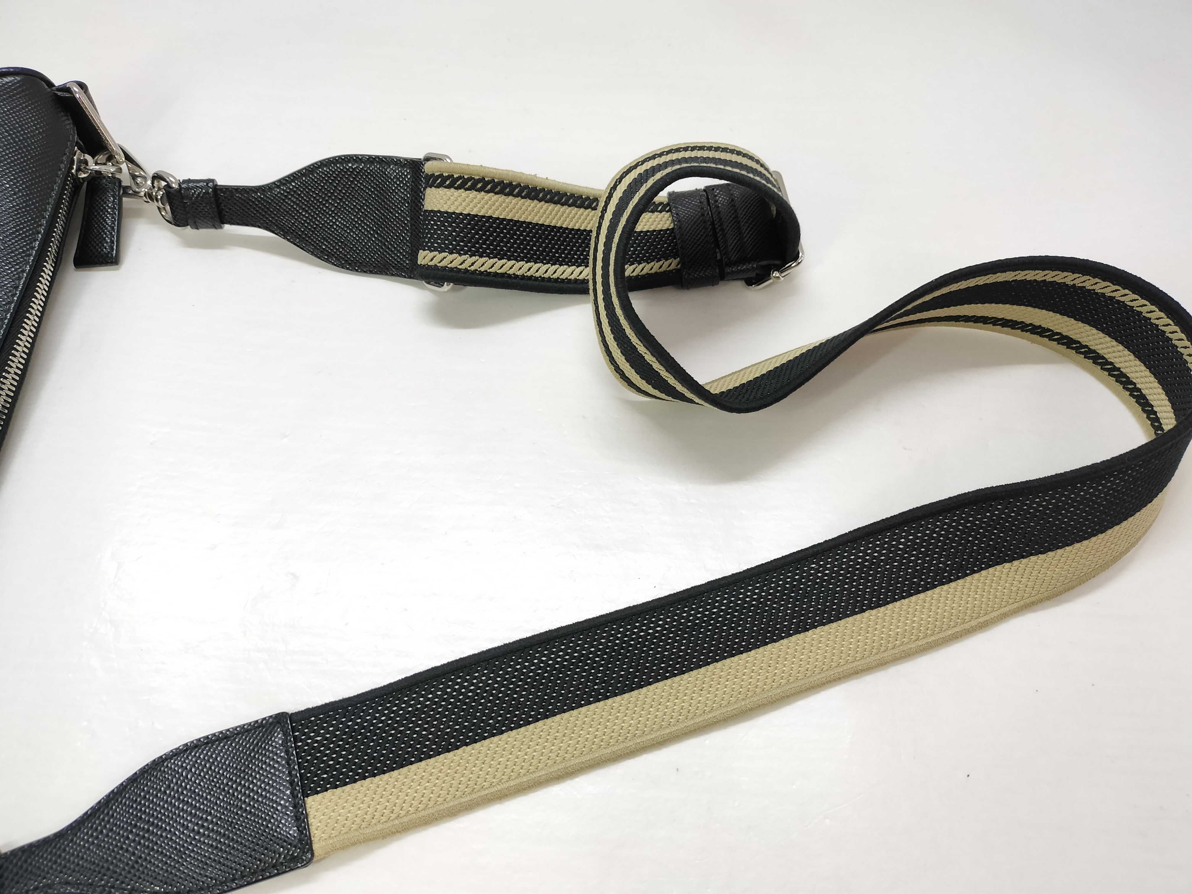 2VH155 Triangle Shoulder Bag — view 3