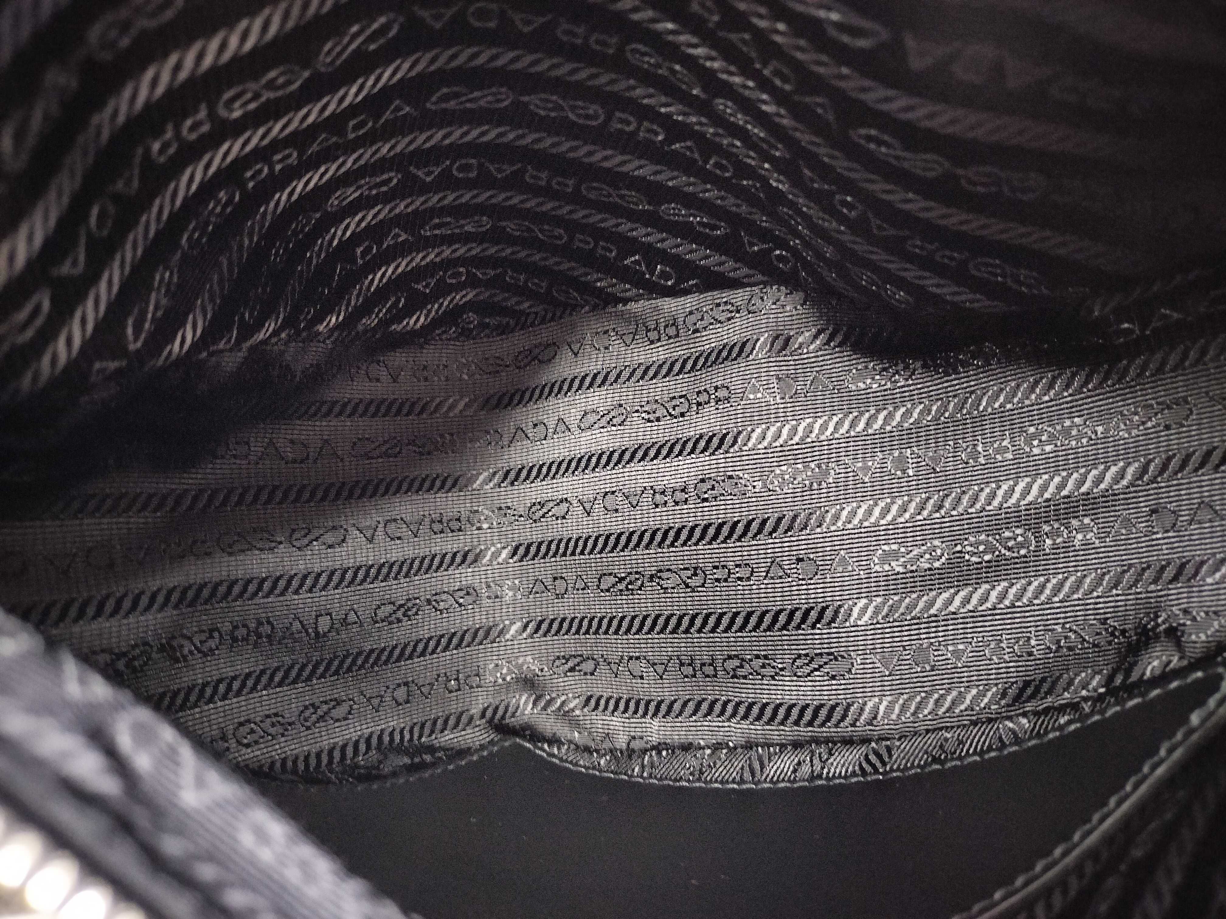 2VH155 Triangle Shoulder Bag — view 8