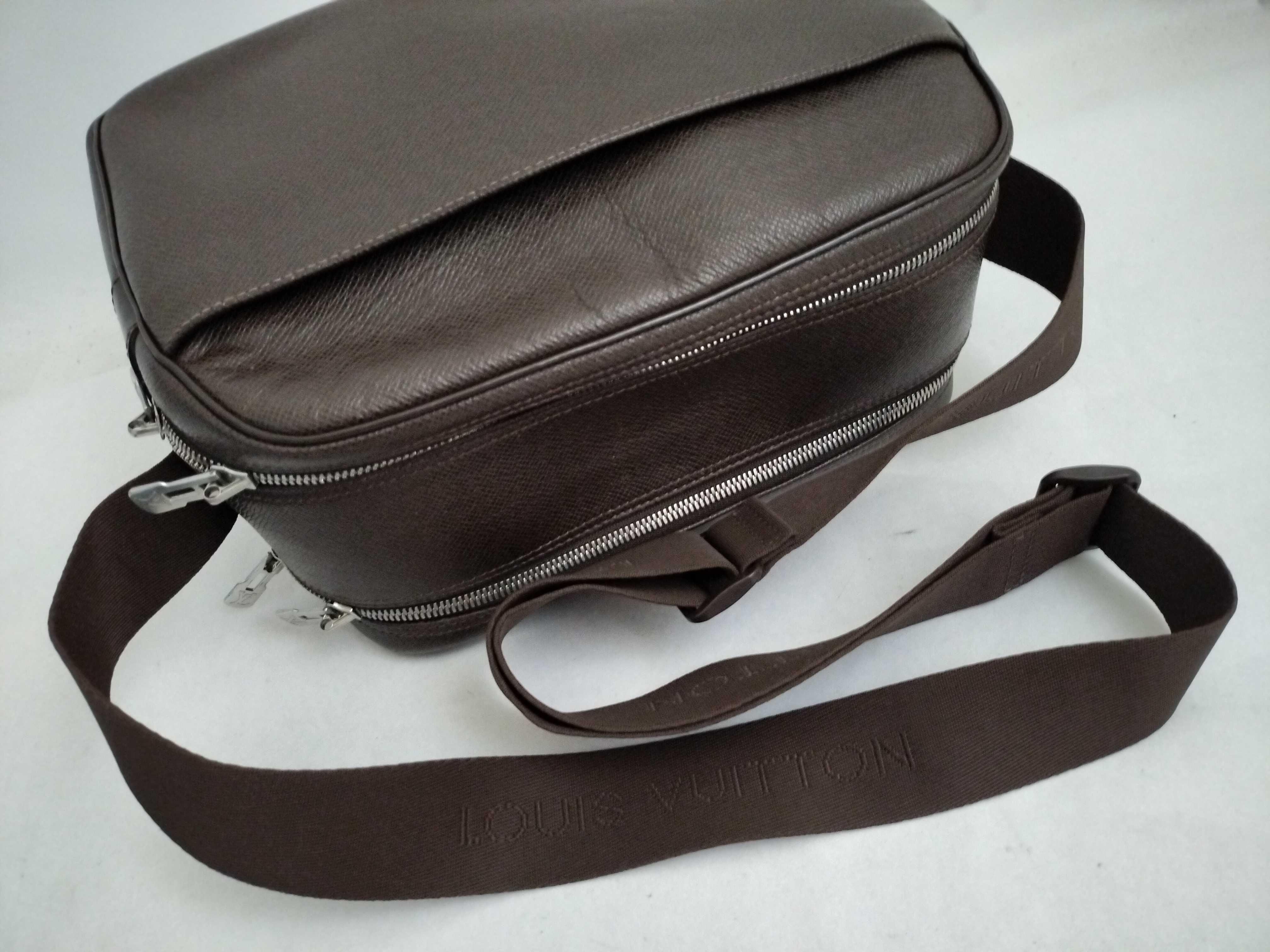 Taiga Leather Shoulder Bag Reporter PM Brown M30158 Shoulder Bag — view 3