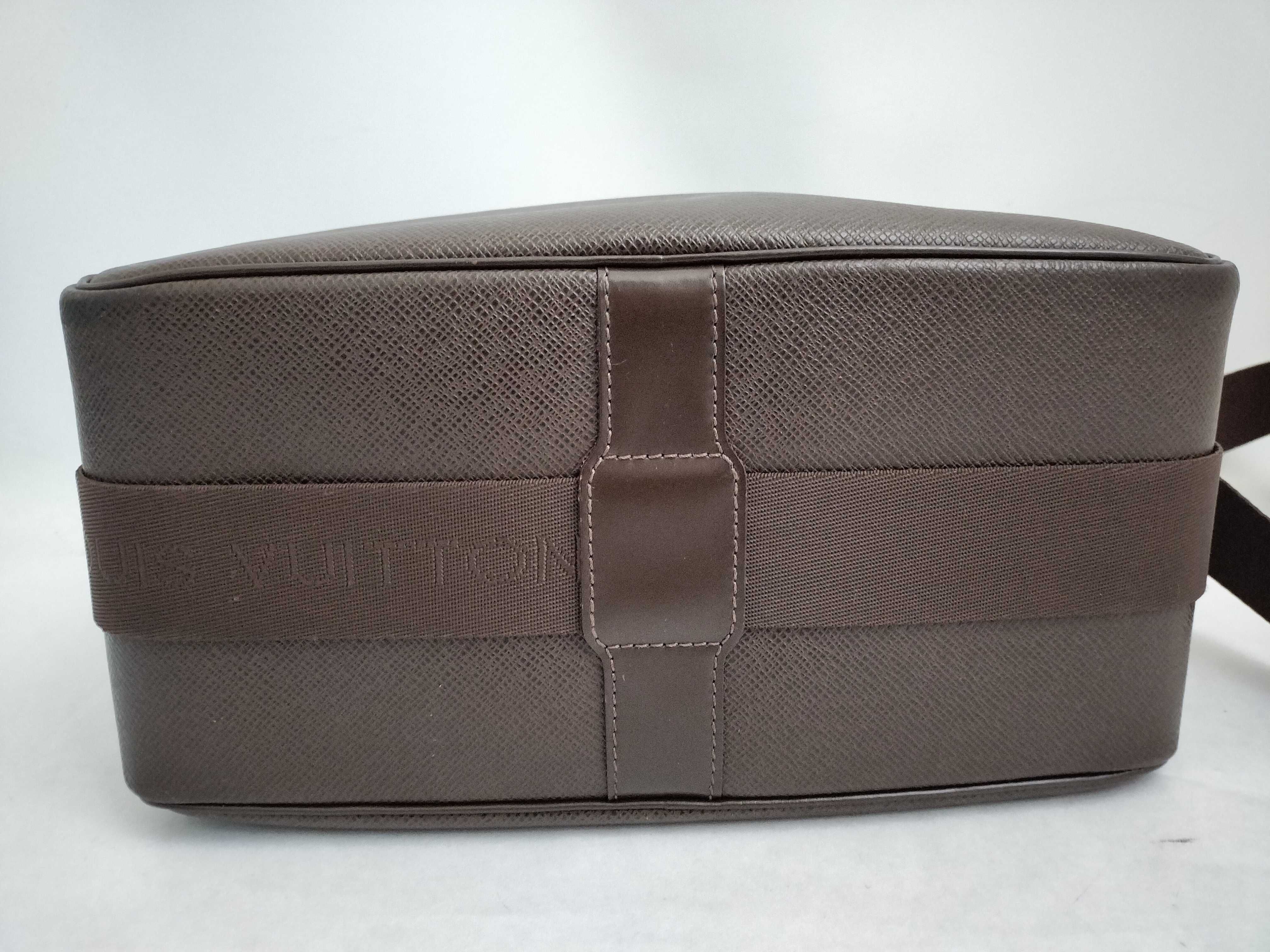Taiga Leather Shoulder Bag Reporter PM Brown M30158 Shoulder Bag — view 8
