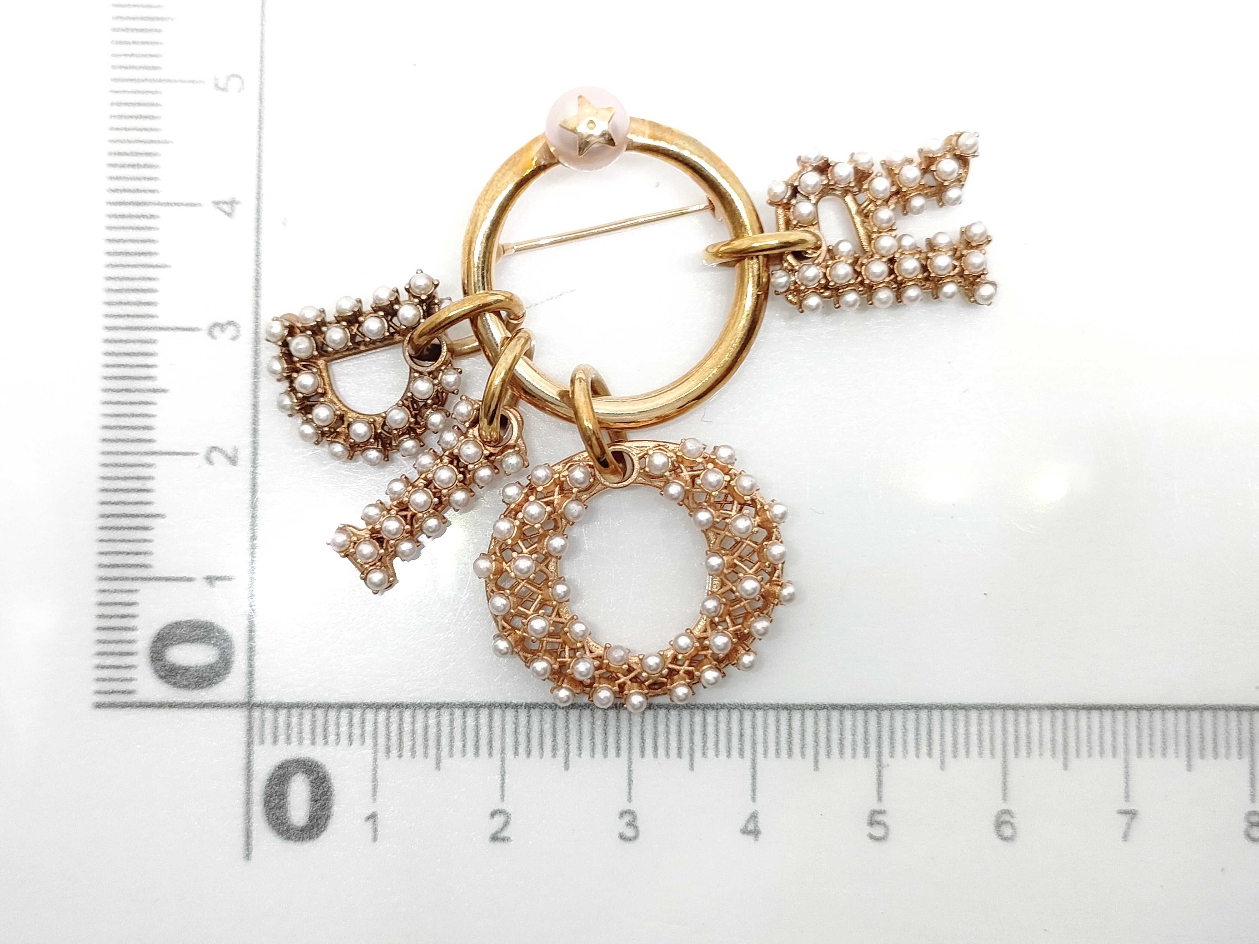 Faux Pearl Brooch, 11.6g — view 5