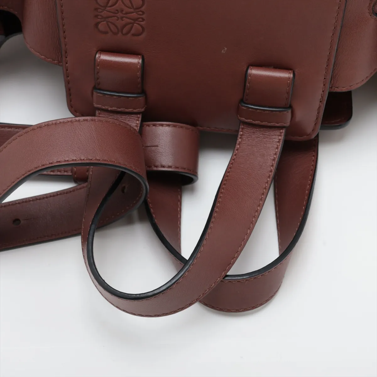 Hammock Drawstring Medium Leather Shoulder Bag, Brown — view 5
