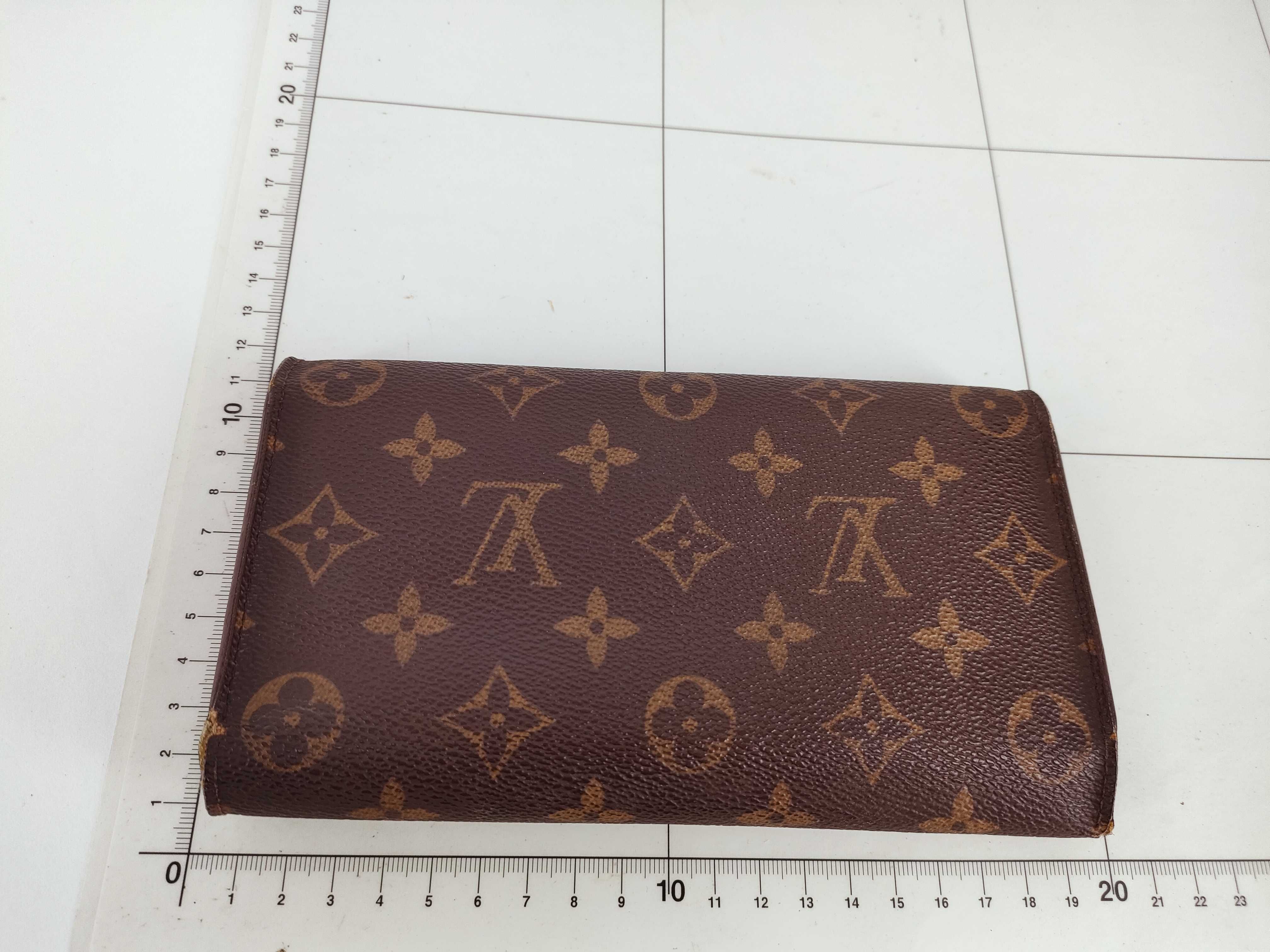 Monogram Wallet / Louis Vuitton Wallet — view 2