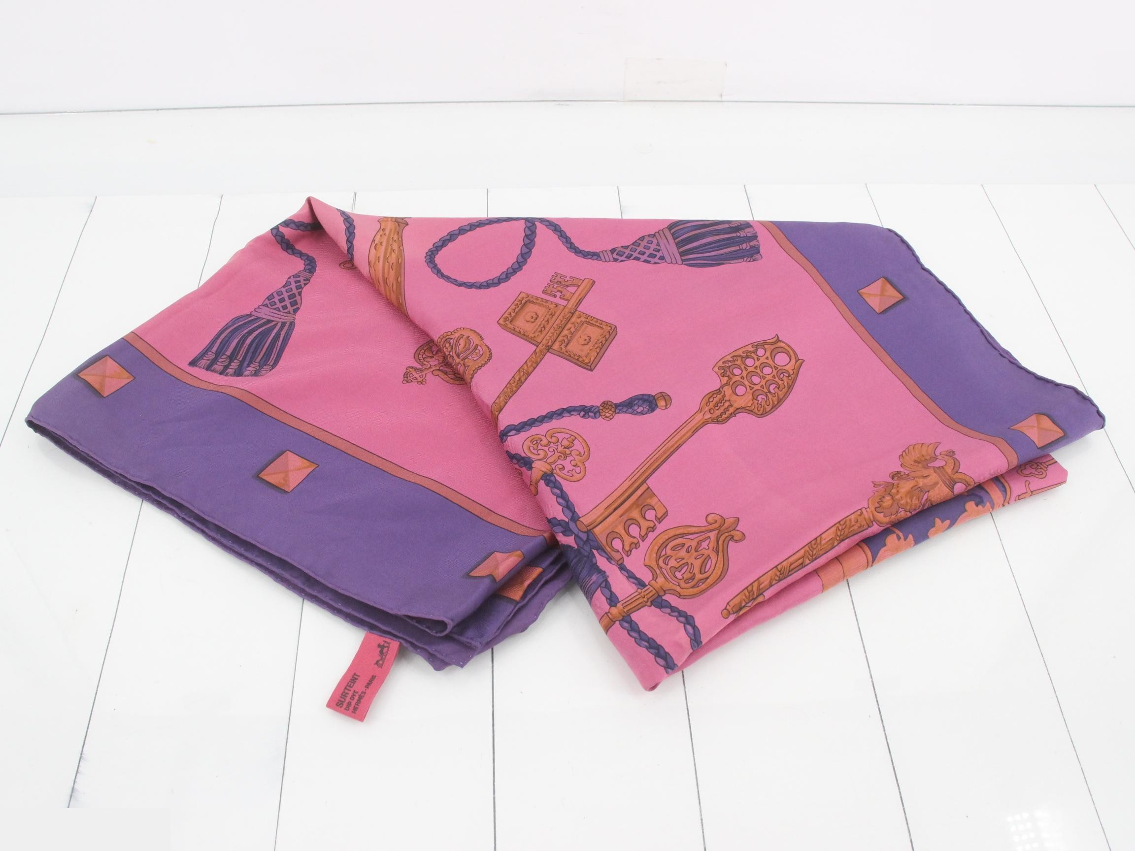 Large scarf — view 3