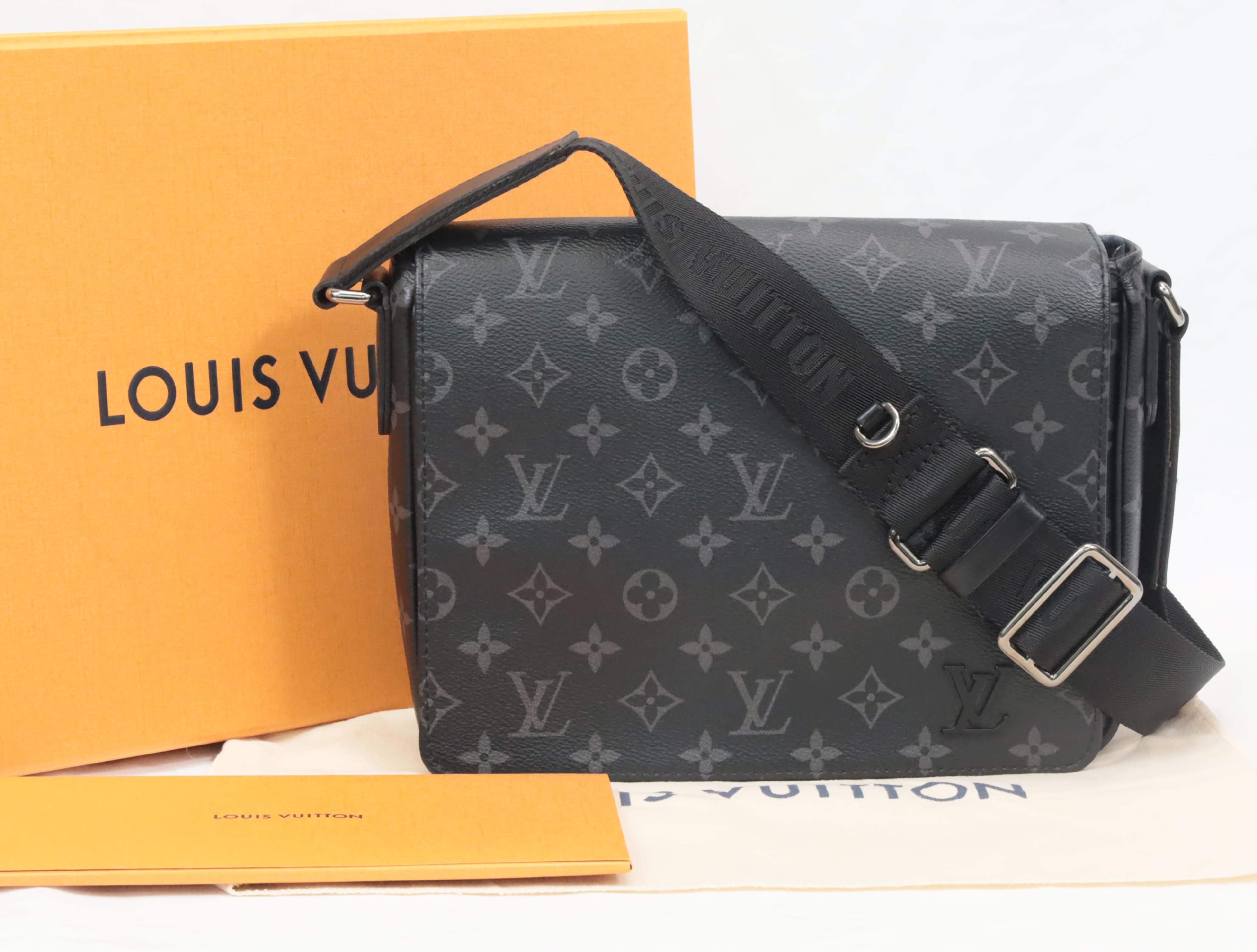 Monogram Eclipse District PM NV3 M46255 Shoulder Bag