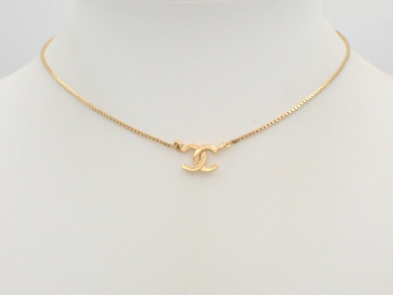 Necklace, 1982 vintage, Coco Mark, chain approximately 38cm — view 3