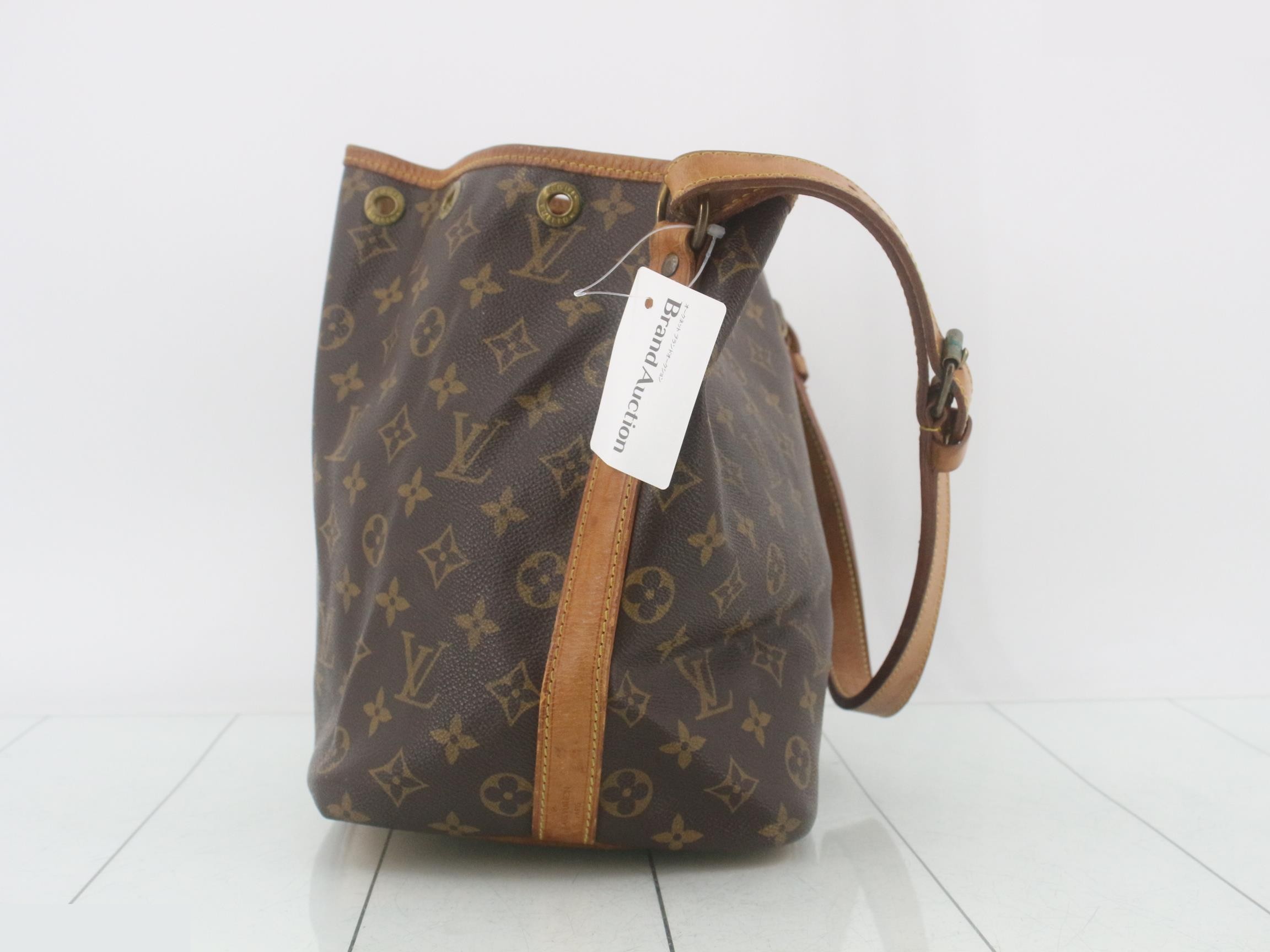 M42226 Petit Noé Shoulder Bag — view 3