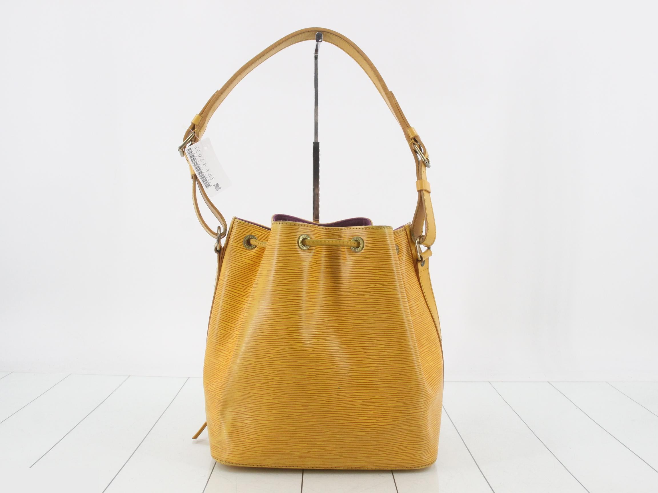 M44109 Epi Noe Shoulder Bag — view 2