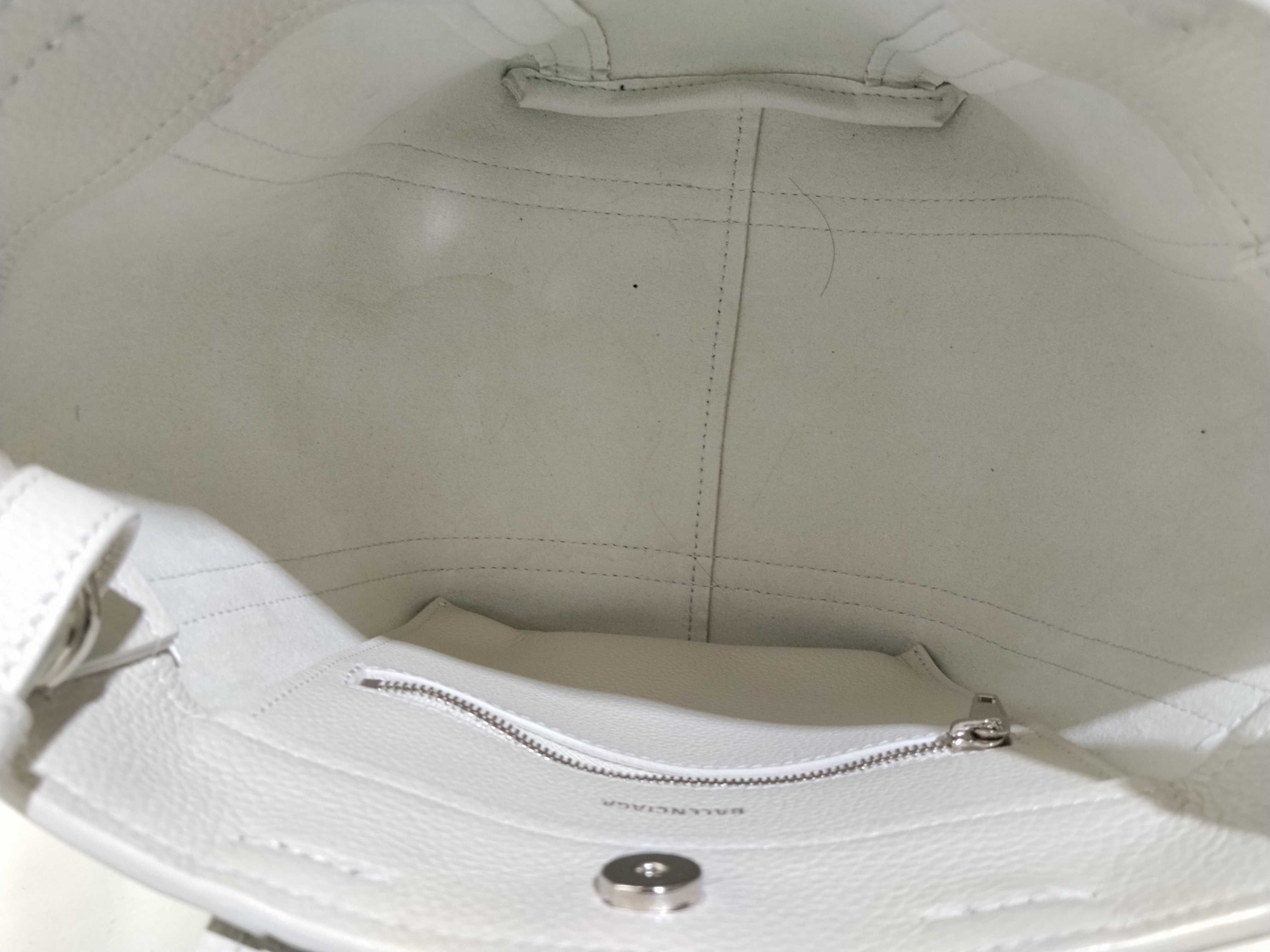 Everyday Tote XS Leather 2-Way Handbag White 672793 Handbag — view 9
