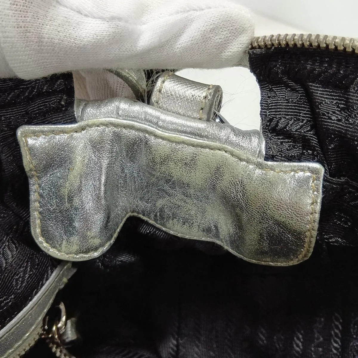 leather shoulder bag, silver — view 14