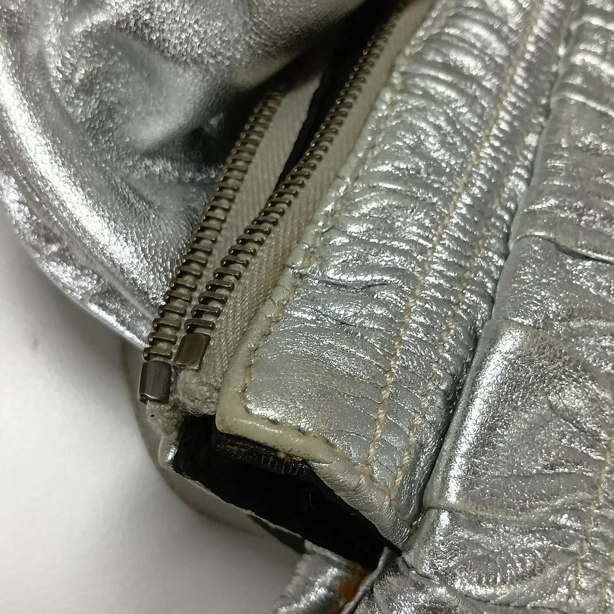 leather shoulder bag, silver — view 15