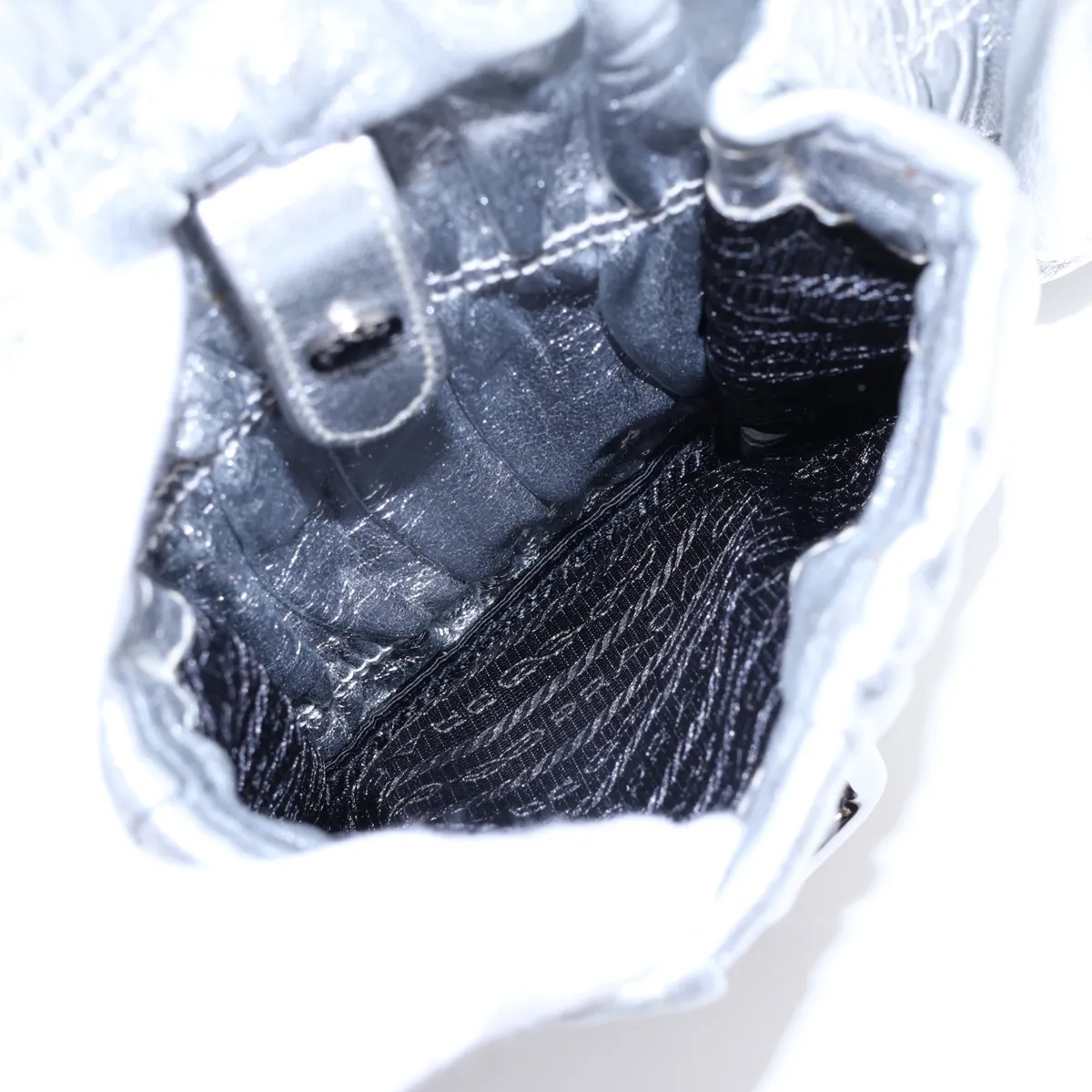 leather shoulder bag, silver — view 9