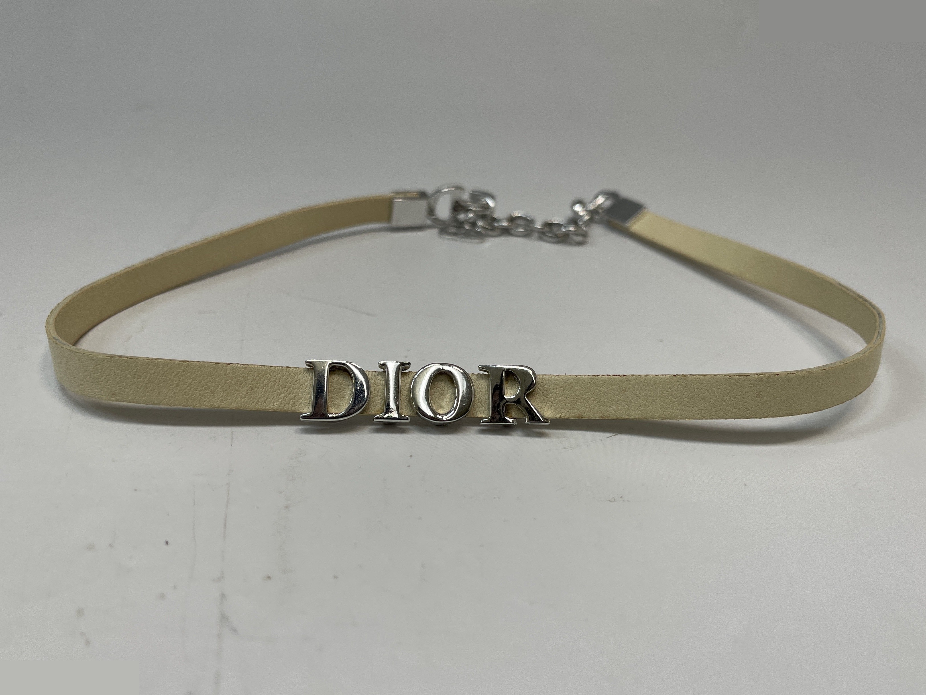 Two-piece set: CD logo genuine leather choker, beige. — view 7