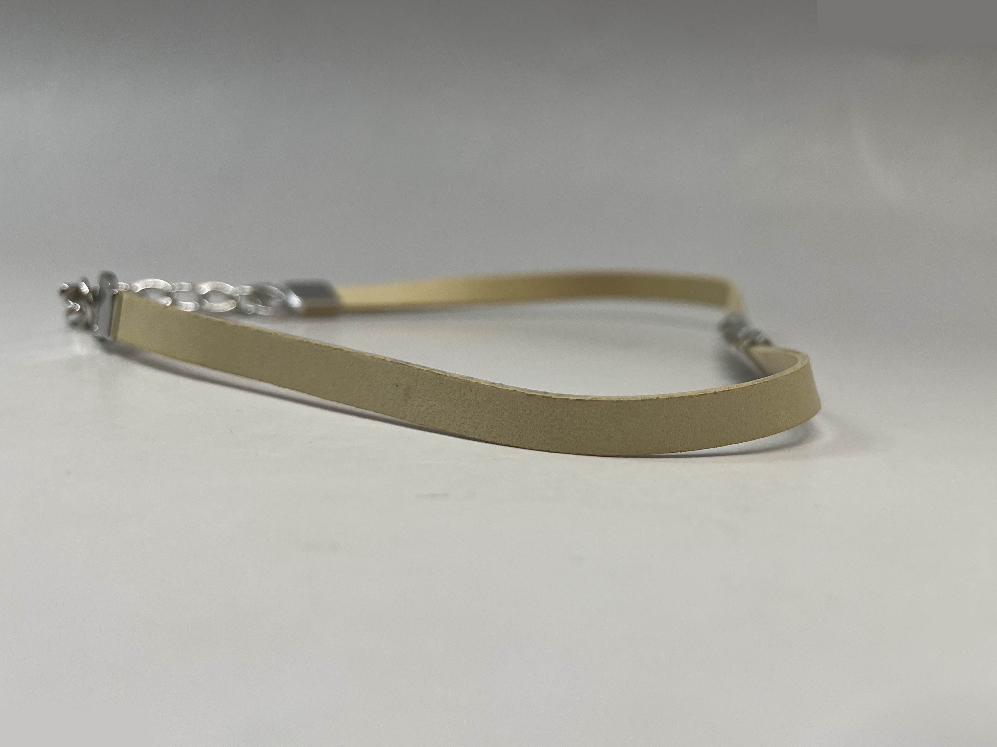 Two-piece set: CD logo genuine leather choker, beige. — view 10