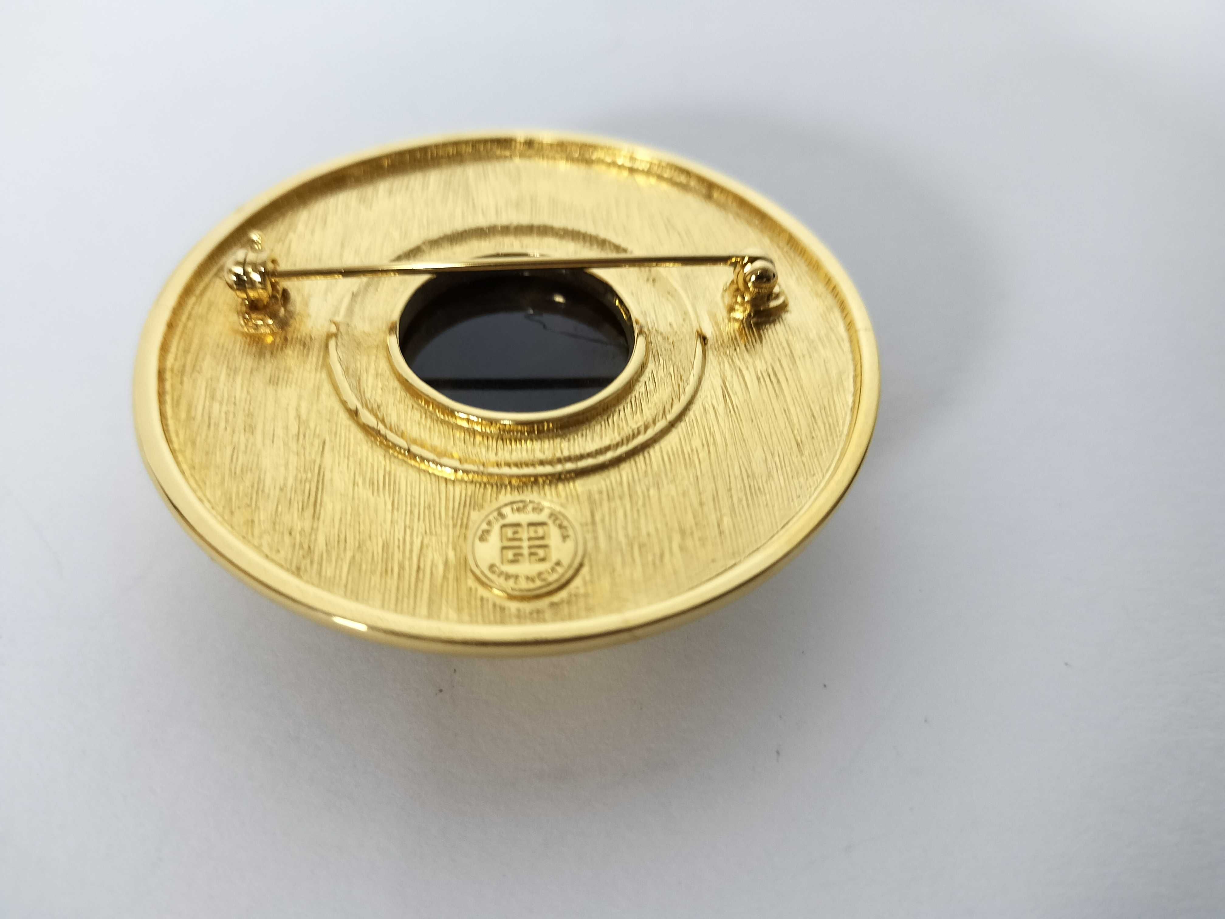 Gold Brooch — view 4