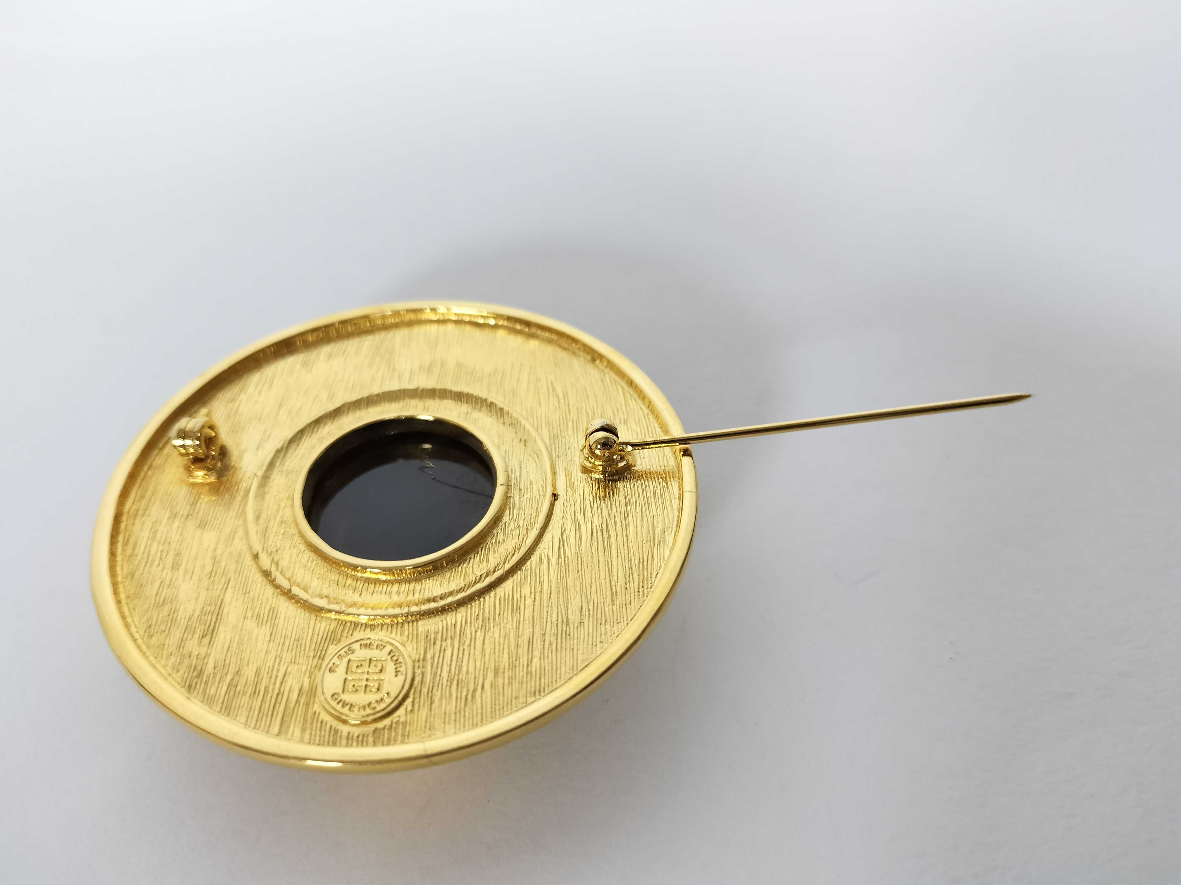 Gold Brooch — view 6