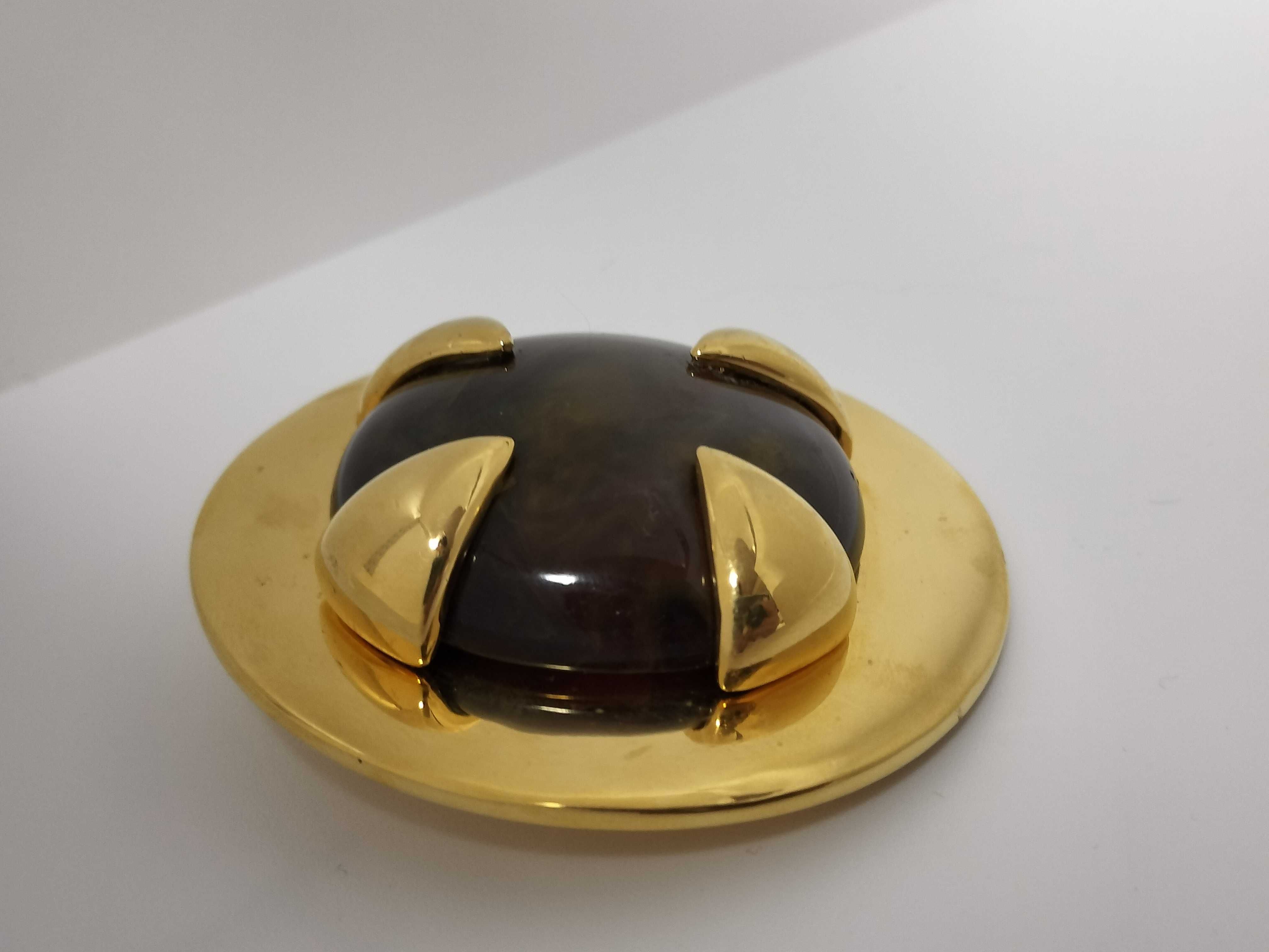 Gold Brooch — view 7