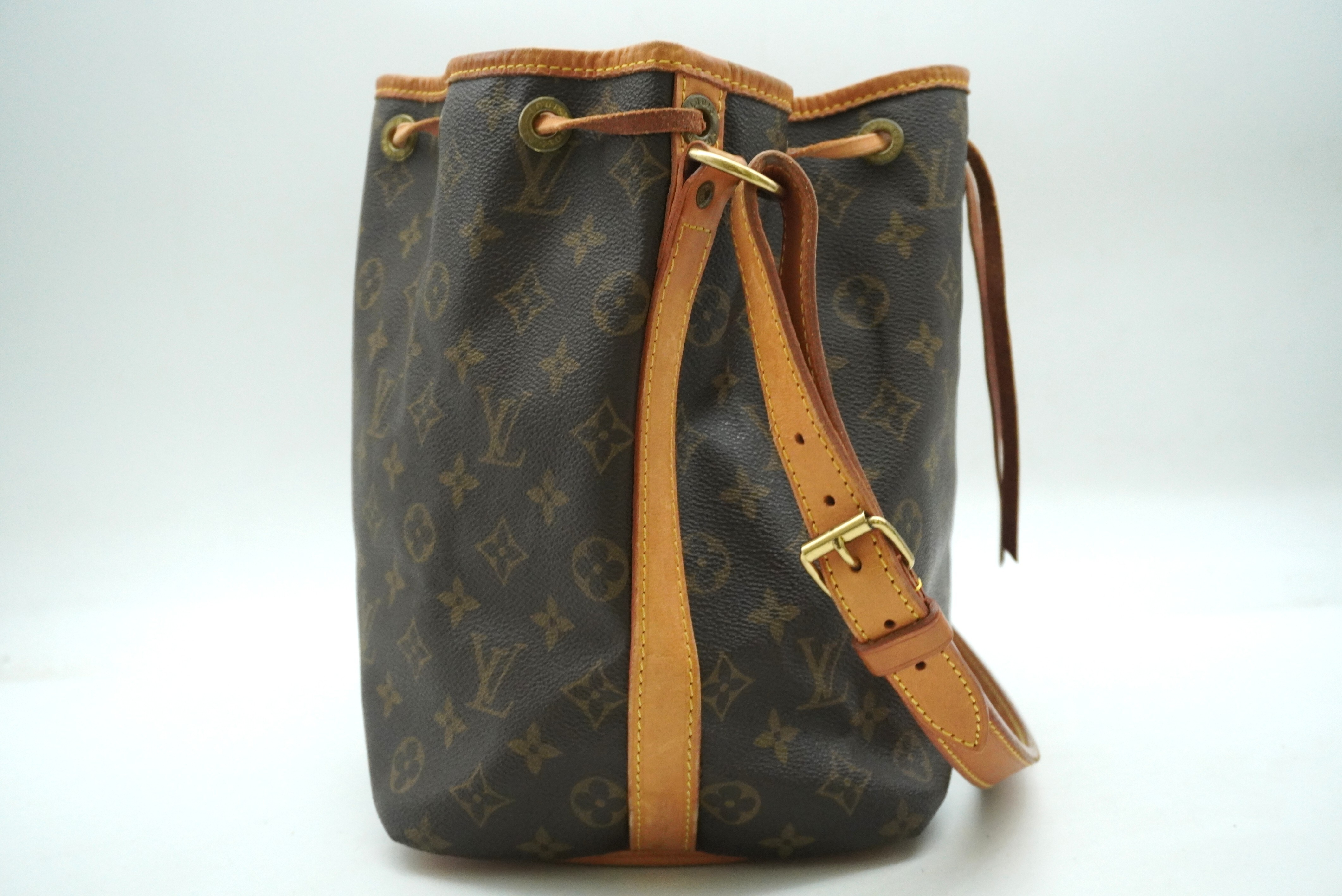 Monogram Petit Noé M42226 Shoulder Bag — view 4