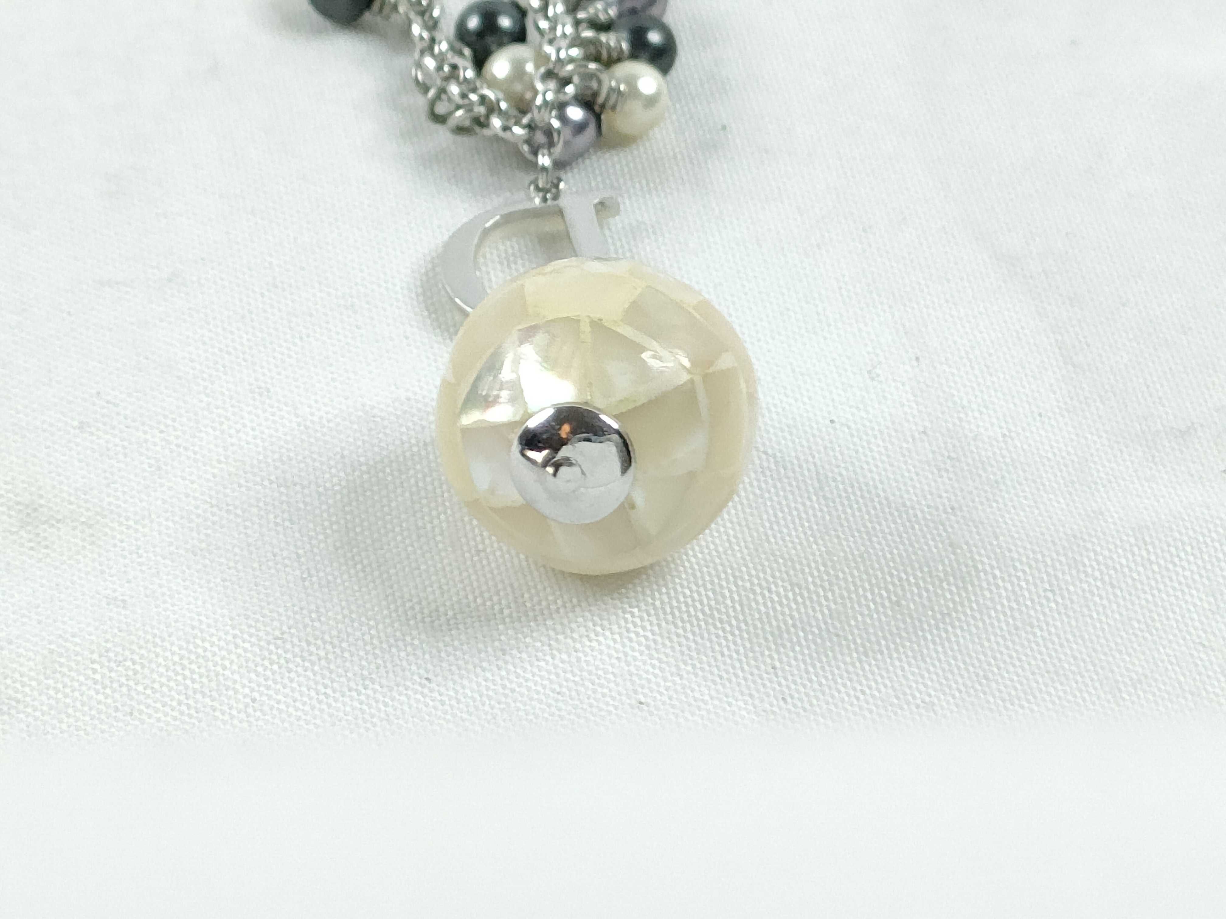 necklace — view 3