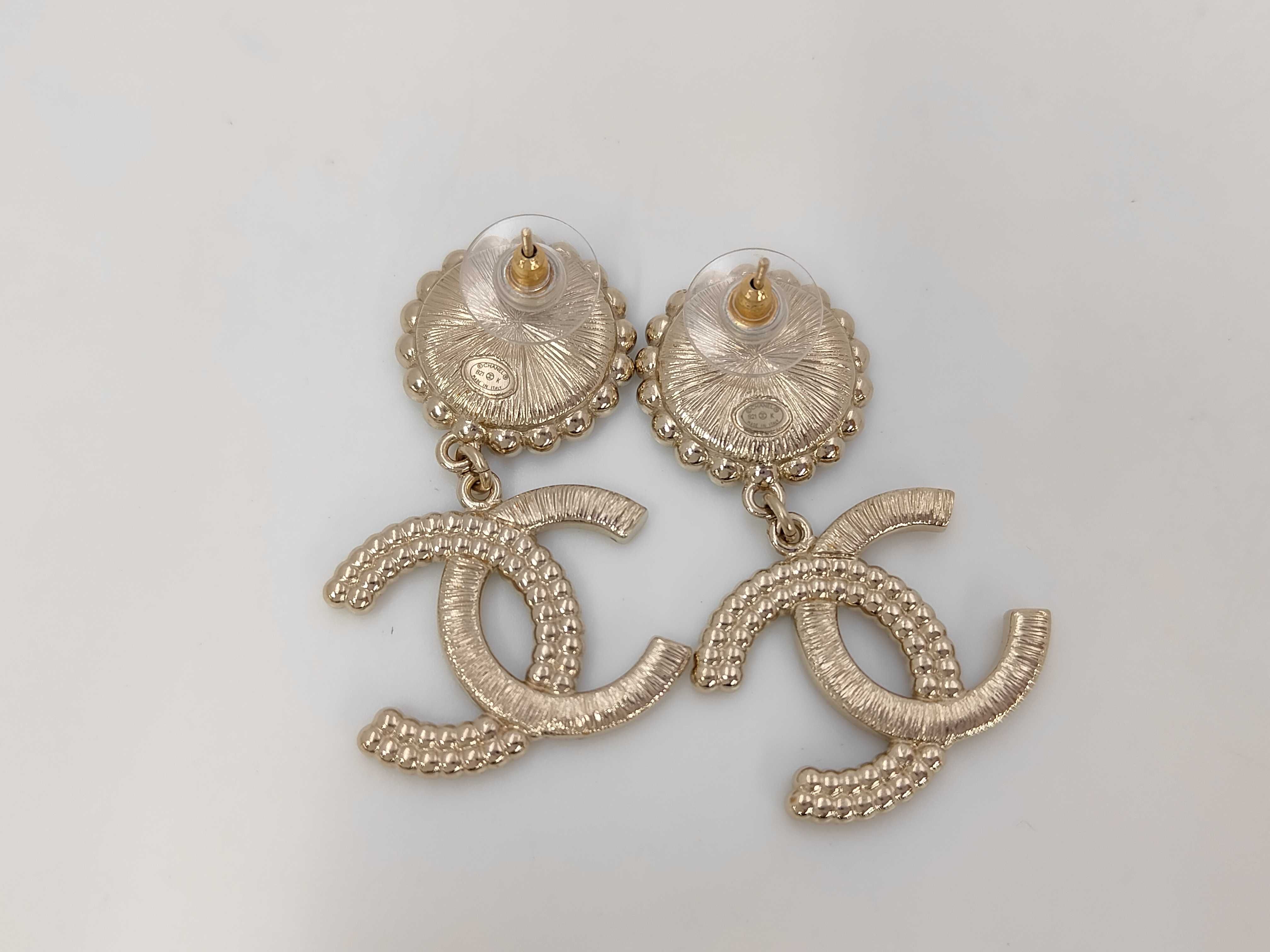 AB7390 Earrings B21K Earrings — view 2