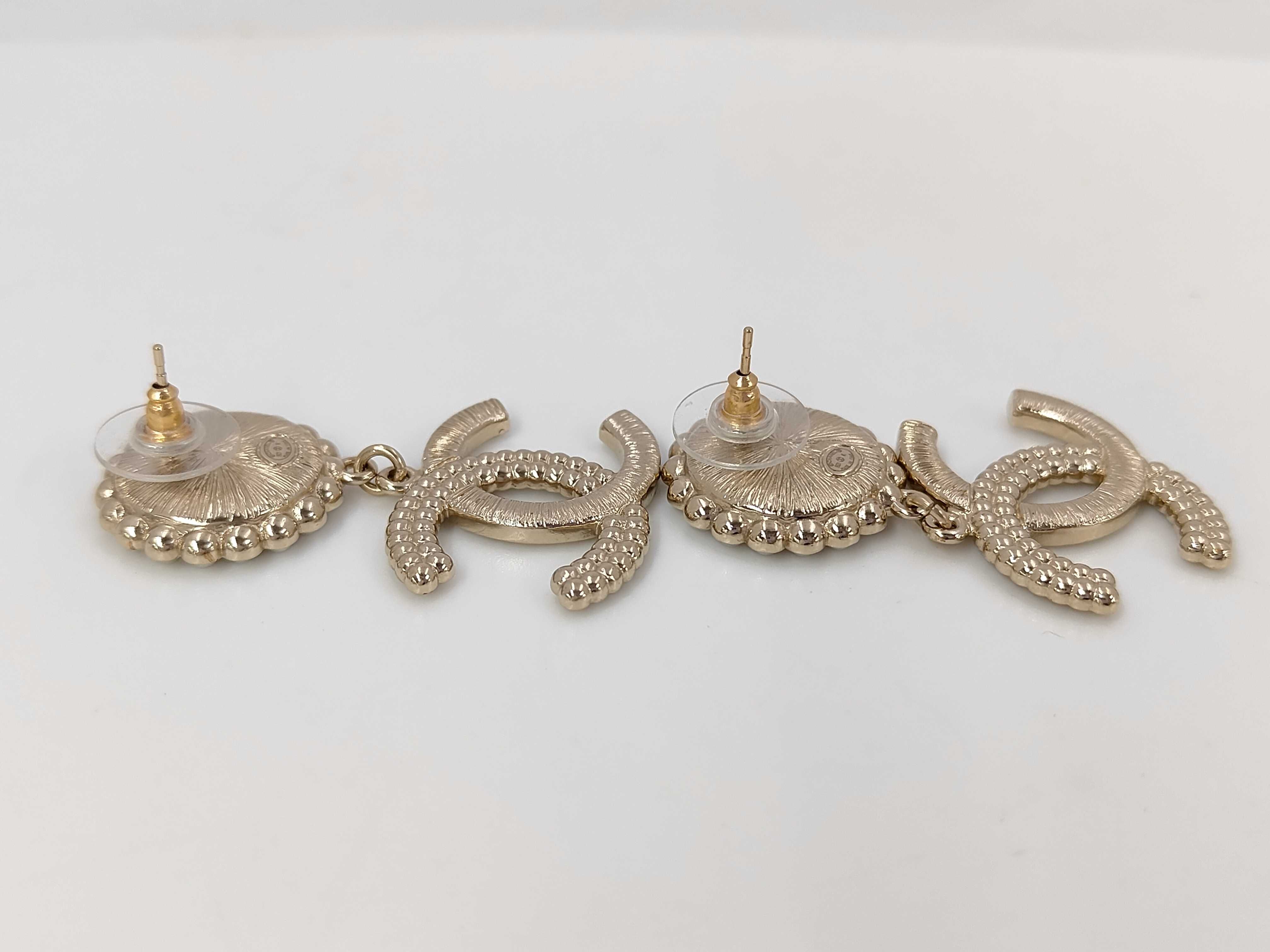 AB7390 Earrings B21K Earrings — view 3