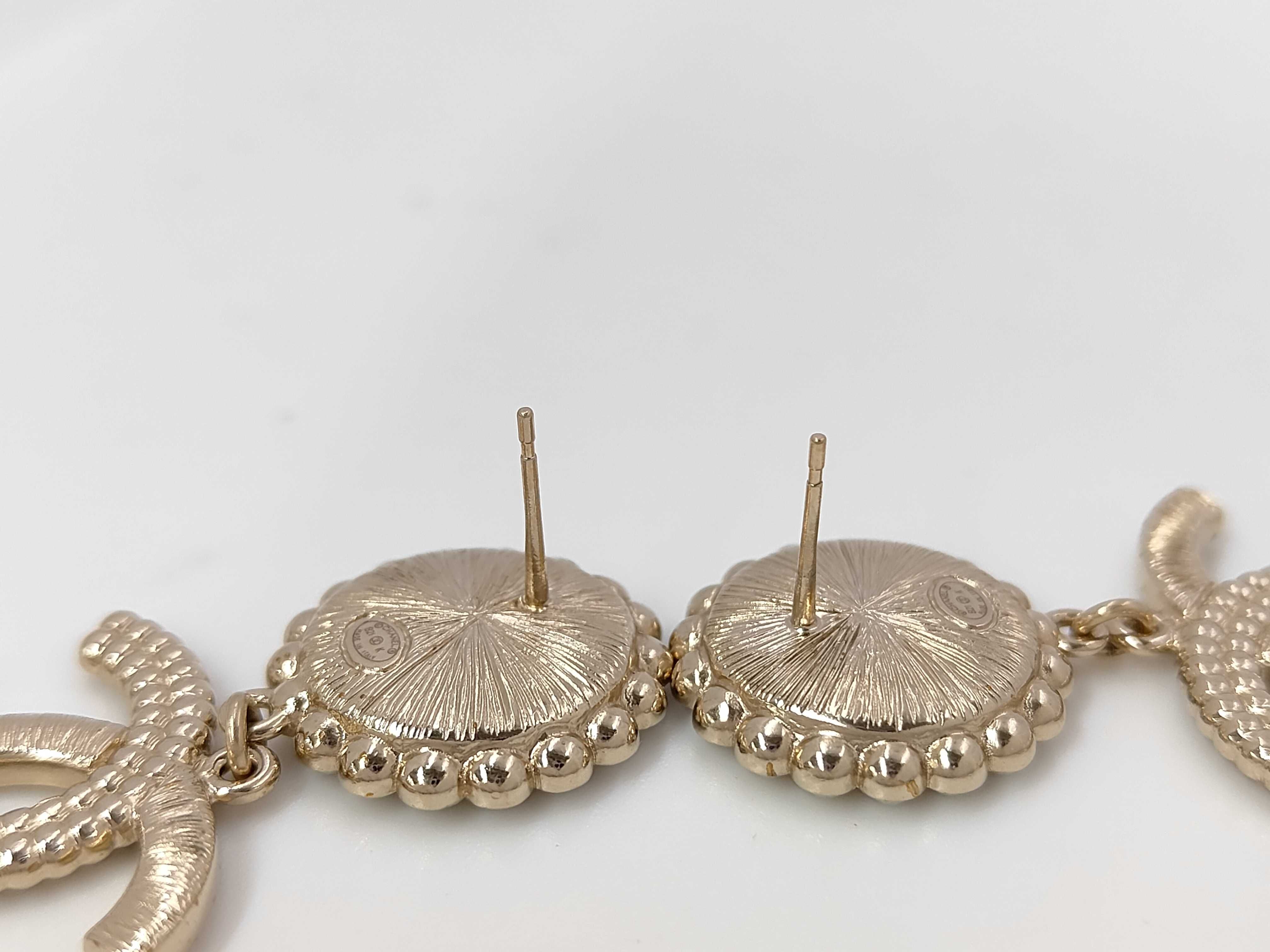 AB7390 Earrings B21K Earrings — view 4