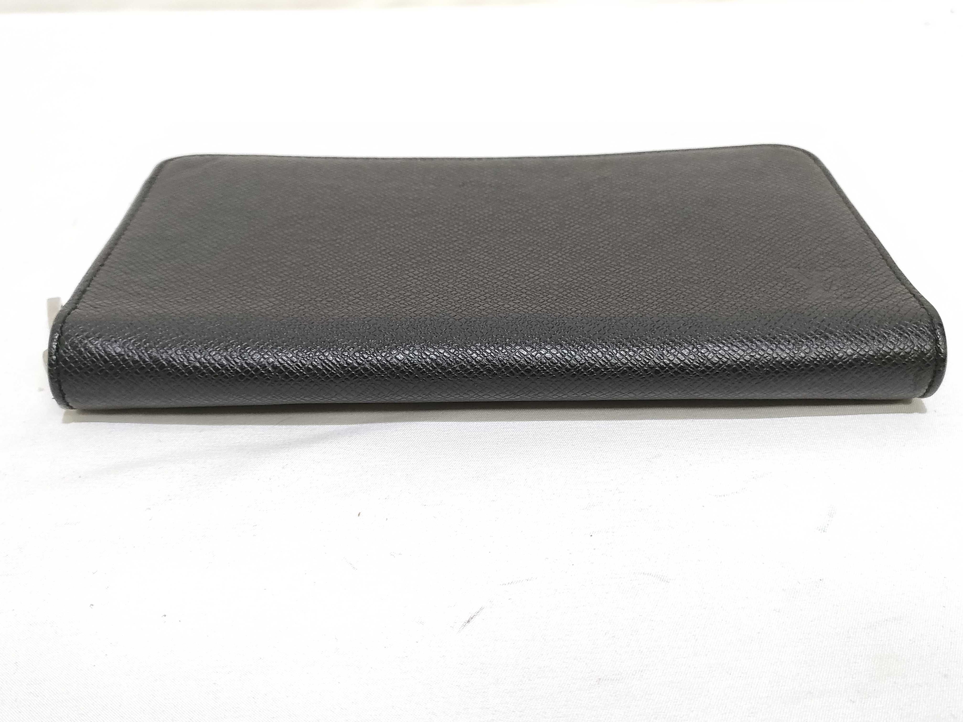Taiga Zippy Organizer NM Round Zipper Wallet M30056 CA4107 — view 3