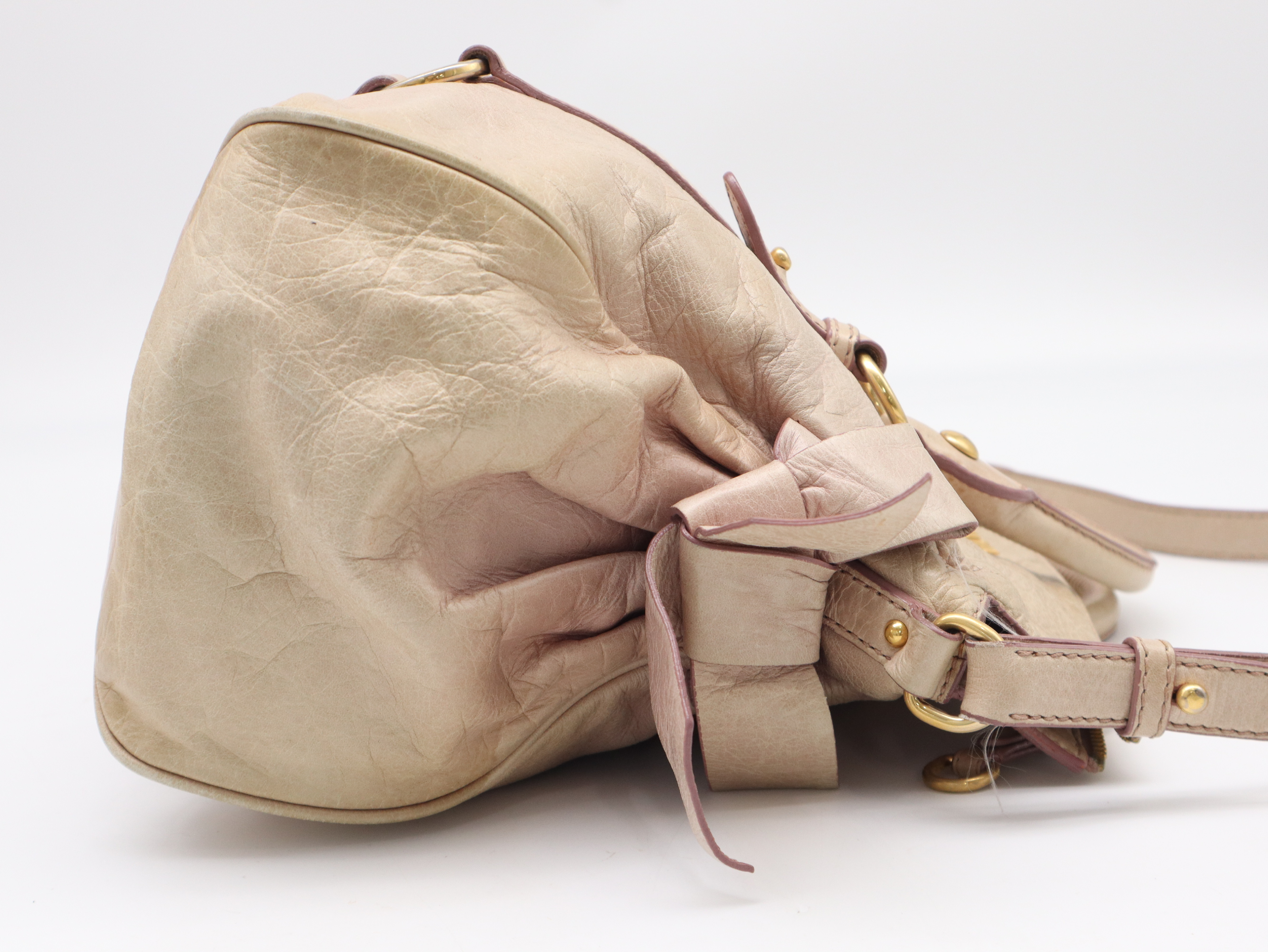 Vitello Luxe 2-Way Side Ribbon Beige Handbag — view 4