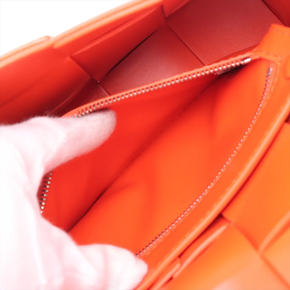 Maxi Intrecciato Cassette Leather Shoulder Bag Orange — view 7