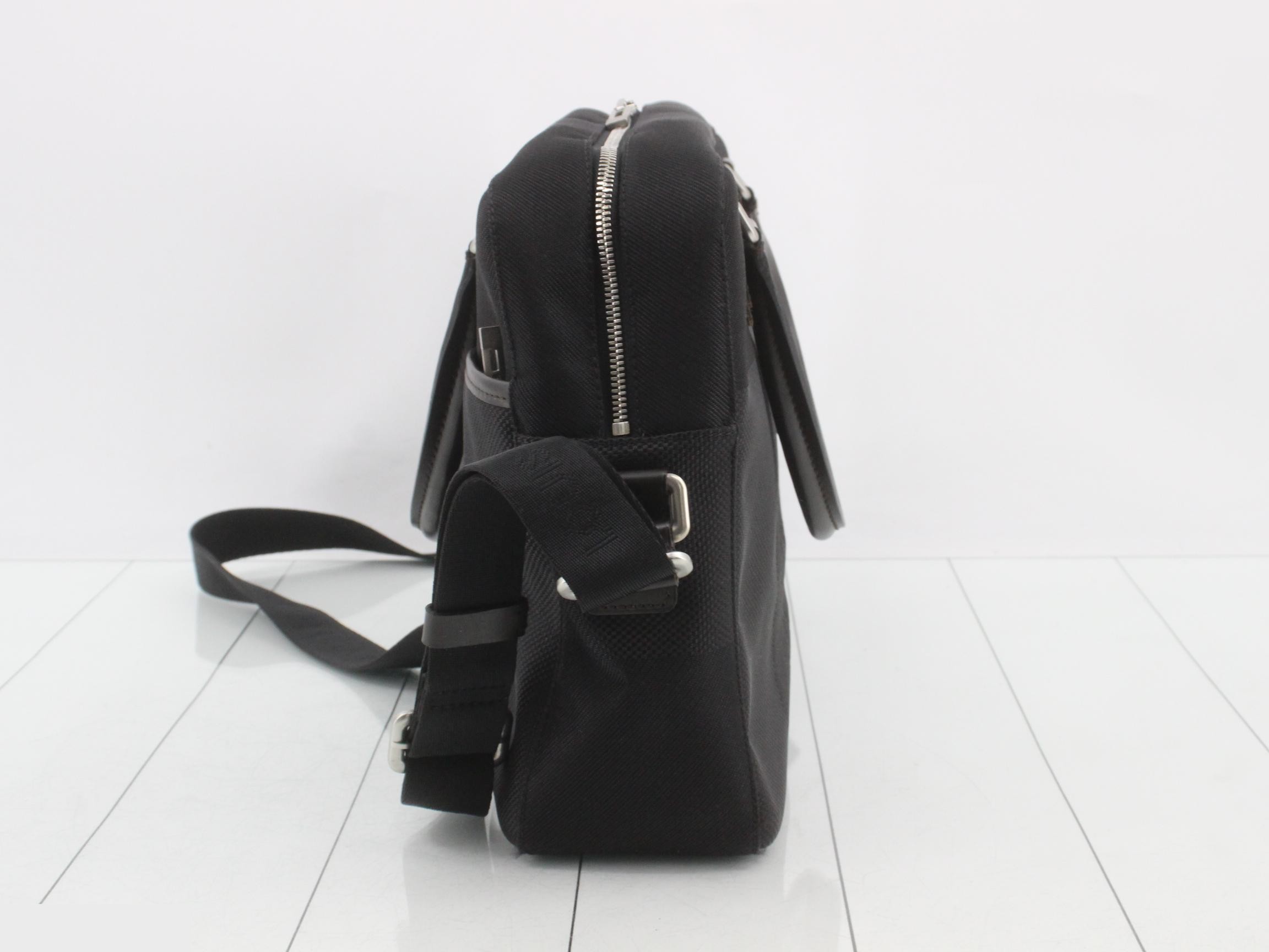 YACK Noir (with shoulder strap) — view 3