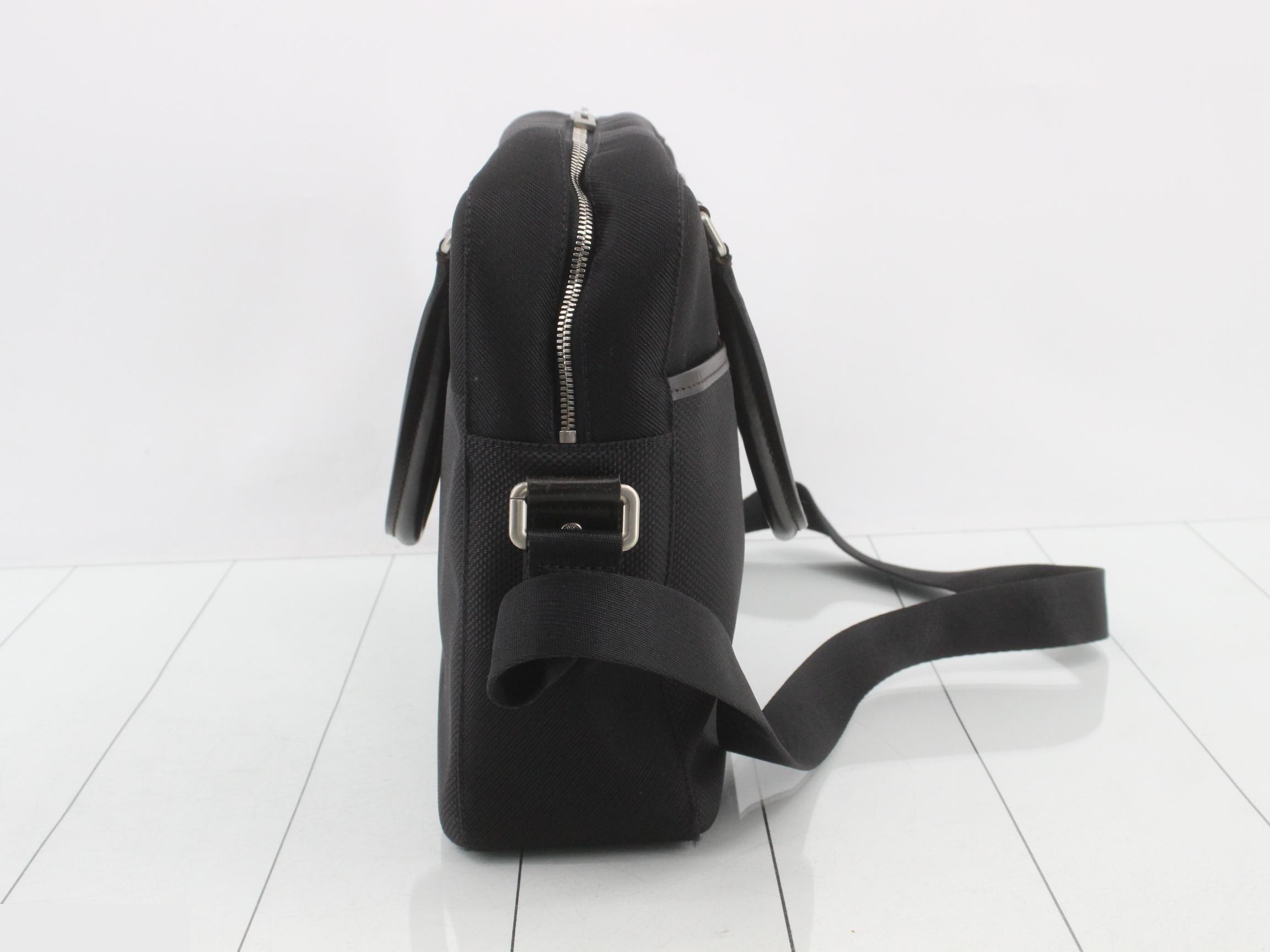 YACK Noir (with shoulder strap) — view 4