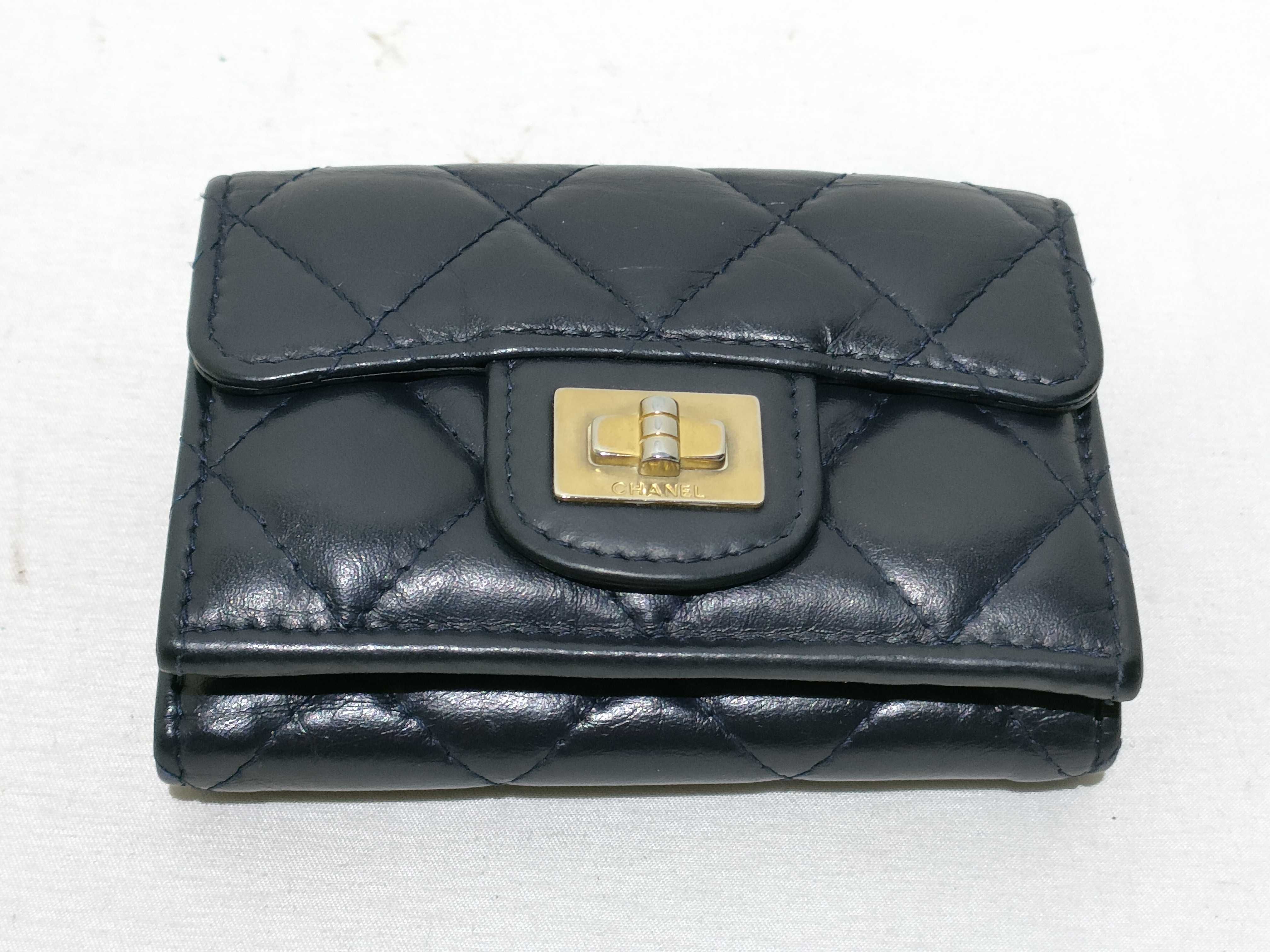 Lambskin Tri-fold Wallet (with seal)