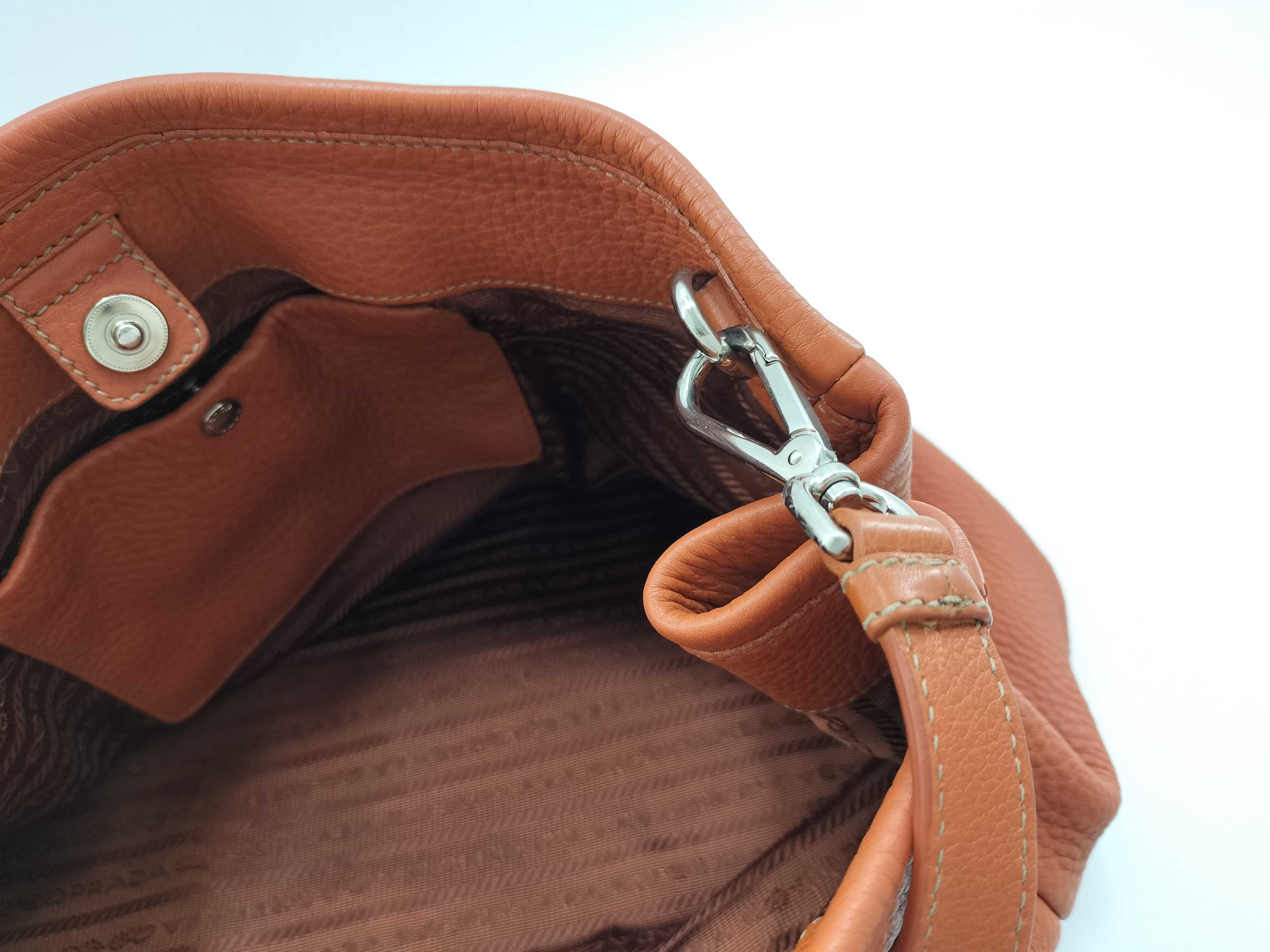 Vitello Daino Tote Shoulder Bag — view 11