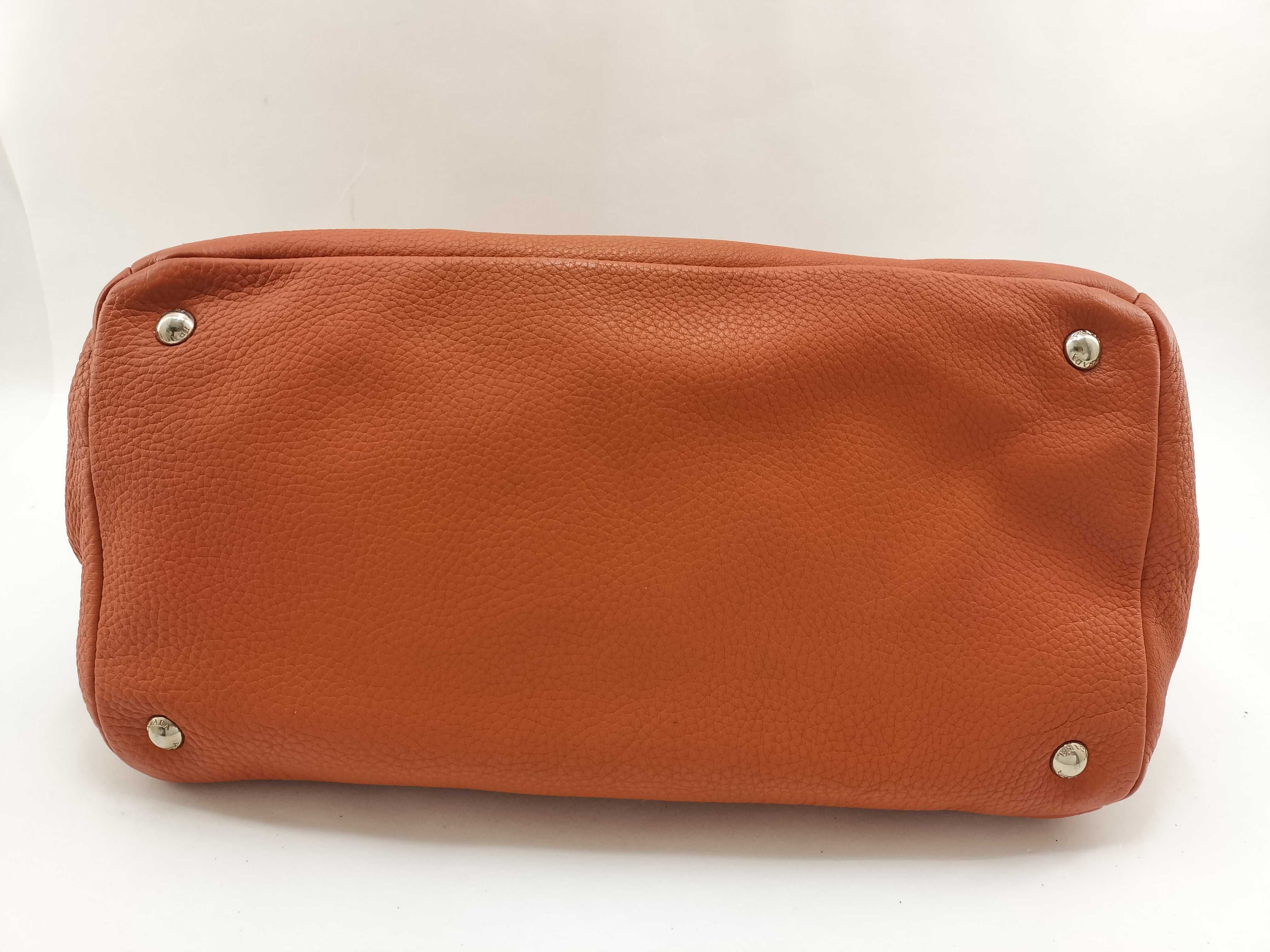 Vitello Daino Tote Shoulder Bag — view 6