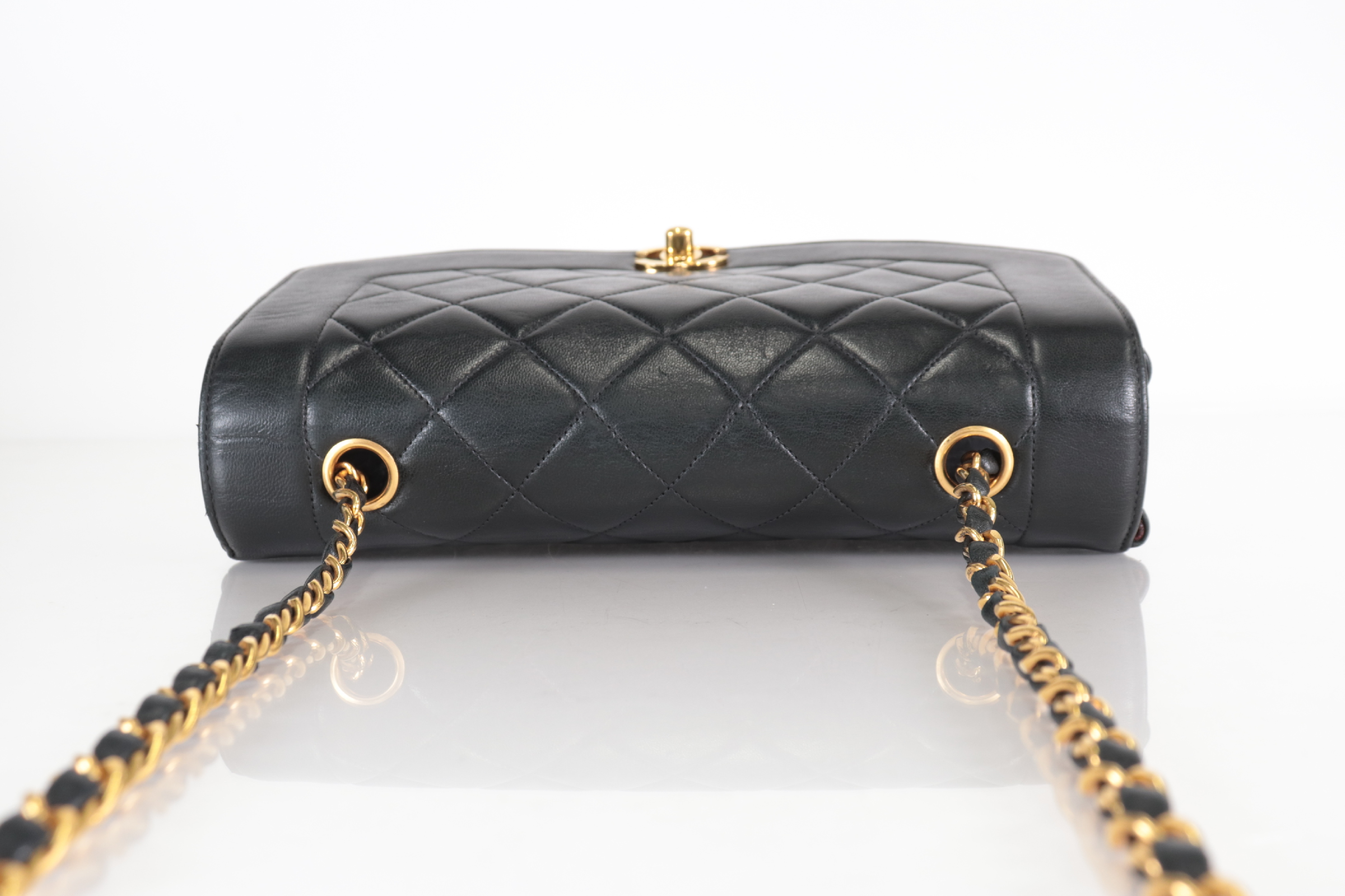 Diana 25 Lambskin Chain Shoulder Bag (Serial No. 2) — view 6