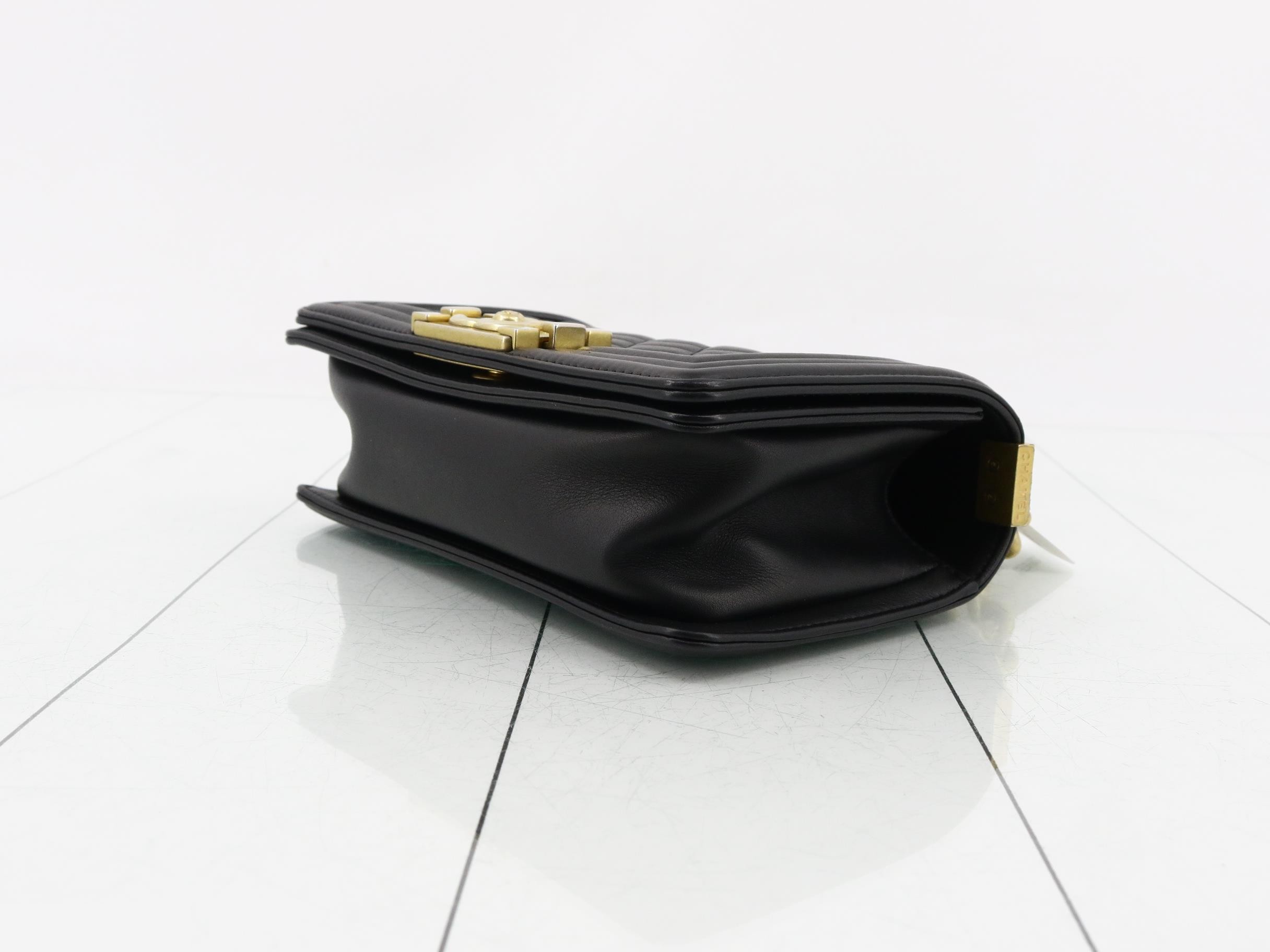 Boy Chanel Chain Shoulder Bag — view 6