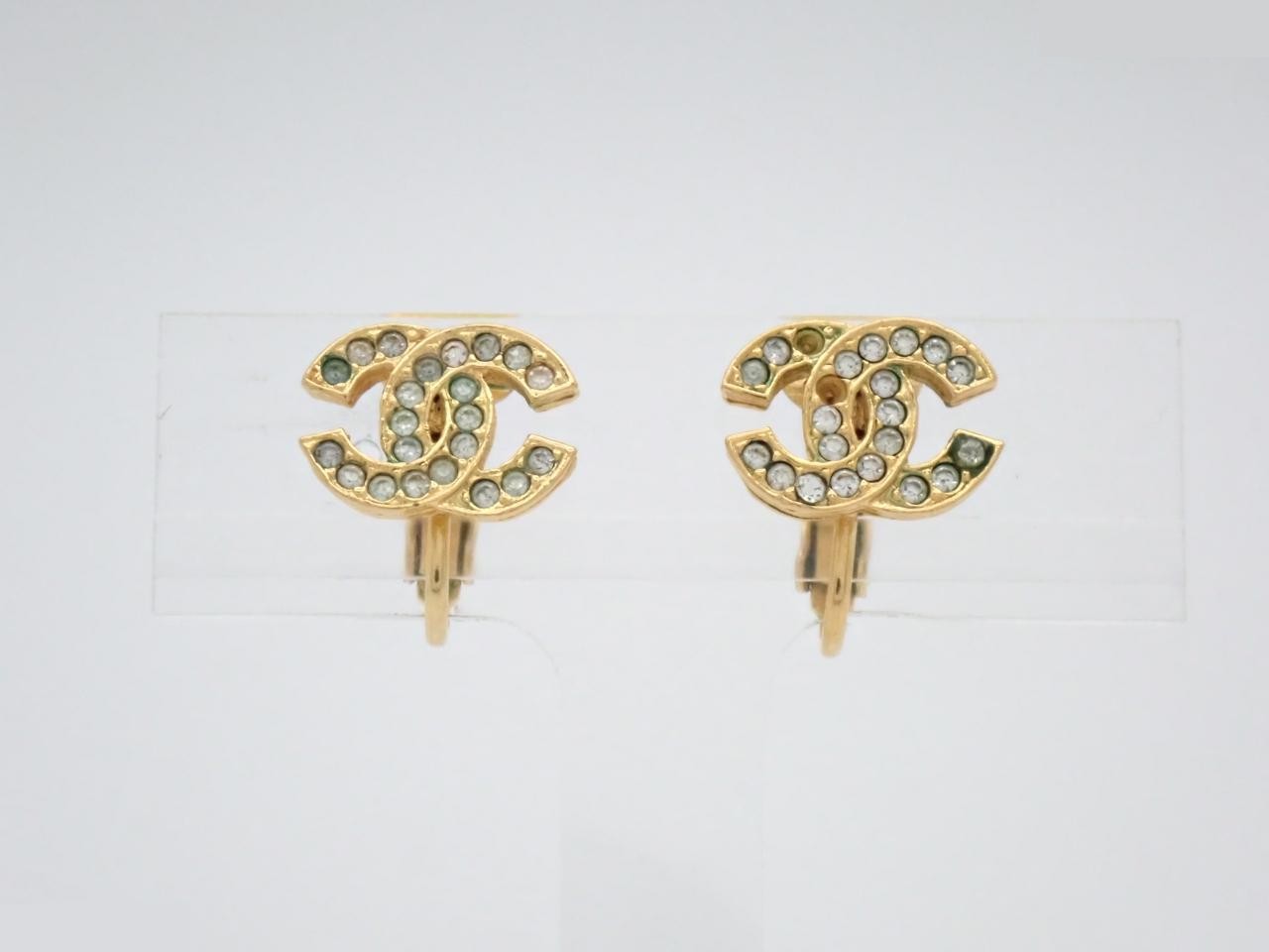 earrings, gold