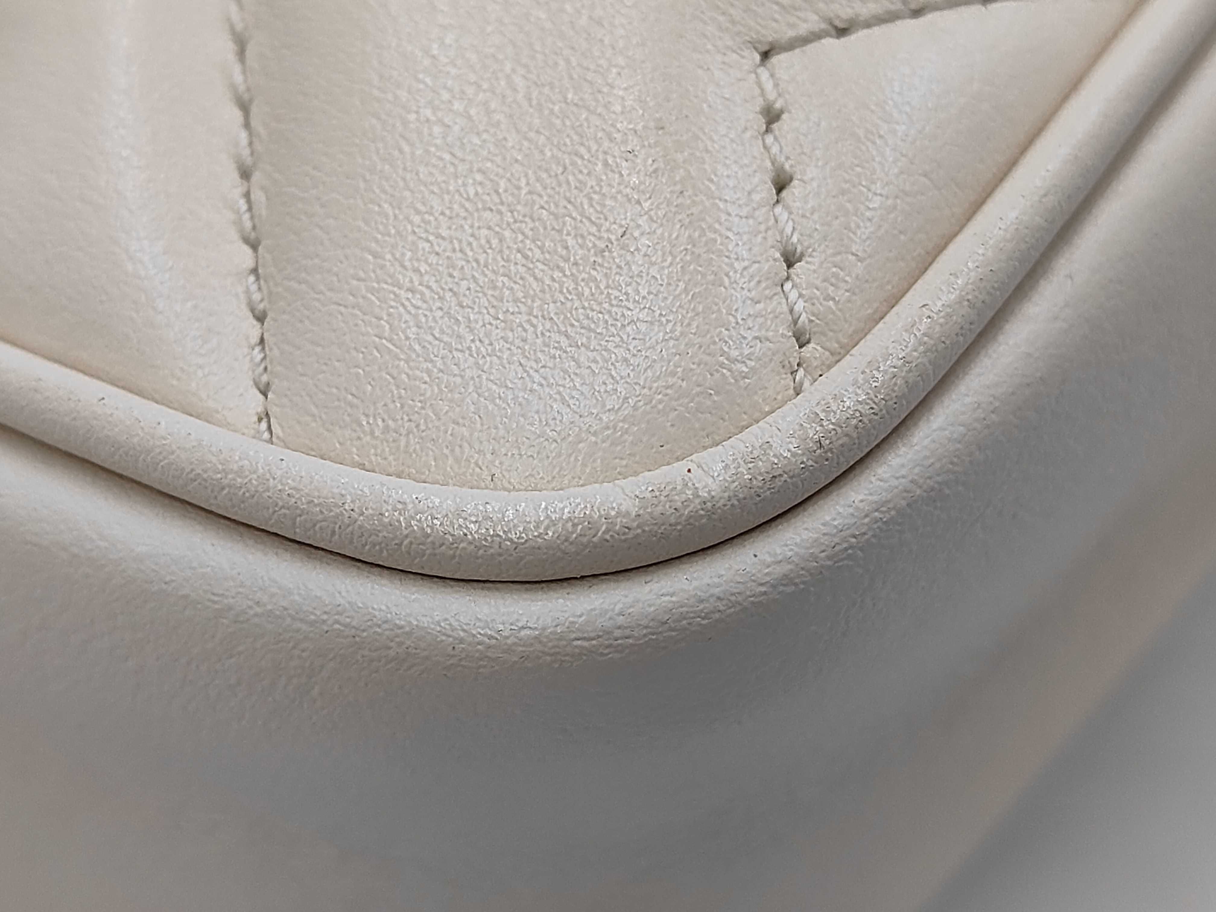 GG Marmont Chain Shoulder Bag, Leather, White, 476433 (Shoulder Bag) — view 4