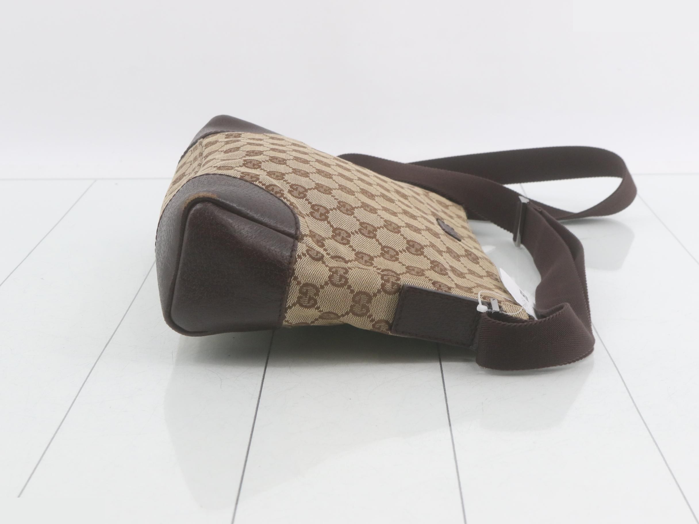 GG Canvas Shoulder Bag — view 3